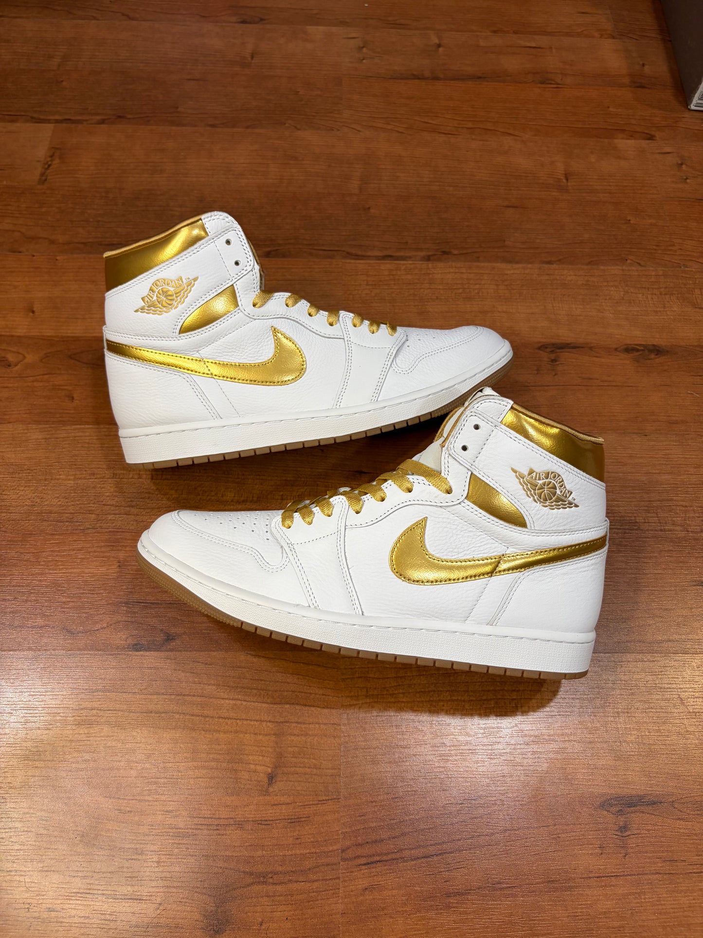 Jordan Retro 1 Metallic Gold (Brand New - 13W/11.5M)