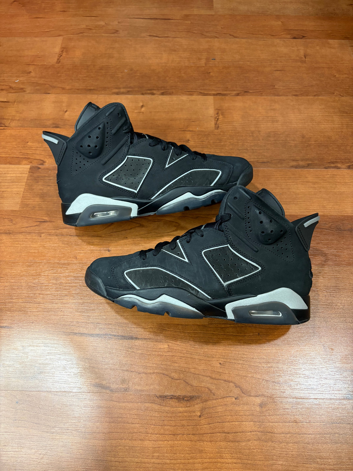 AJ6 Retro Cap & Gown (Size 10 Mens)