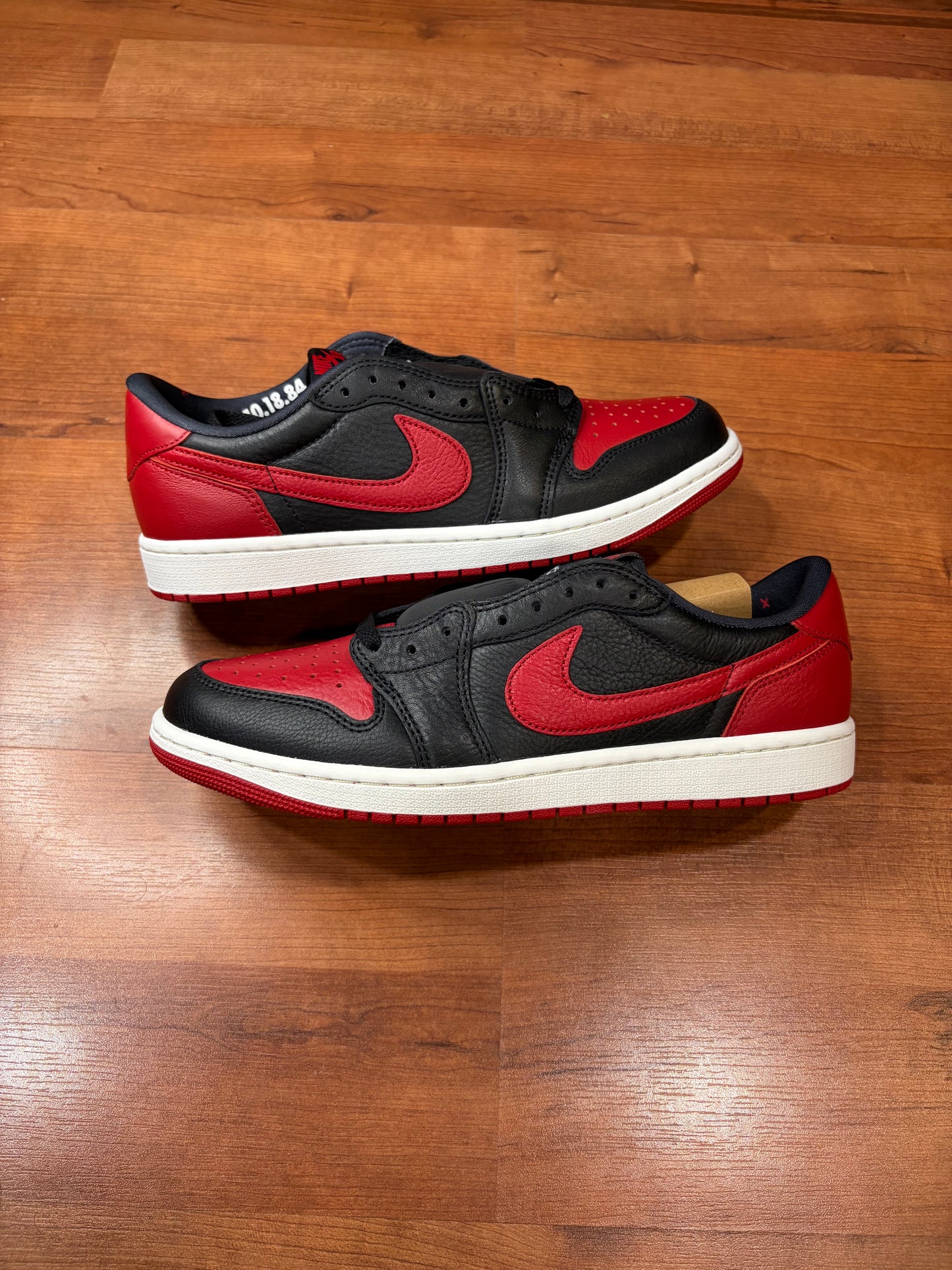 Jordan Retro 1 Low Banned (Brand New - Mens Sizes)