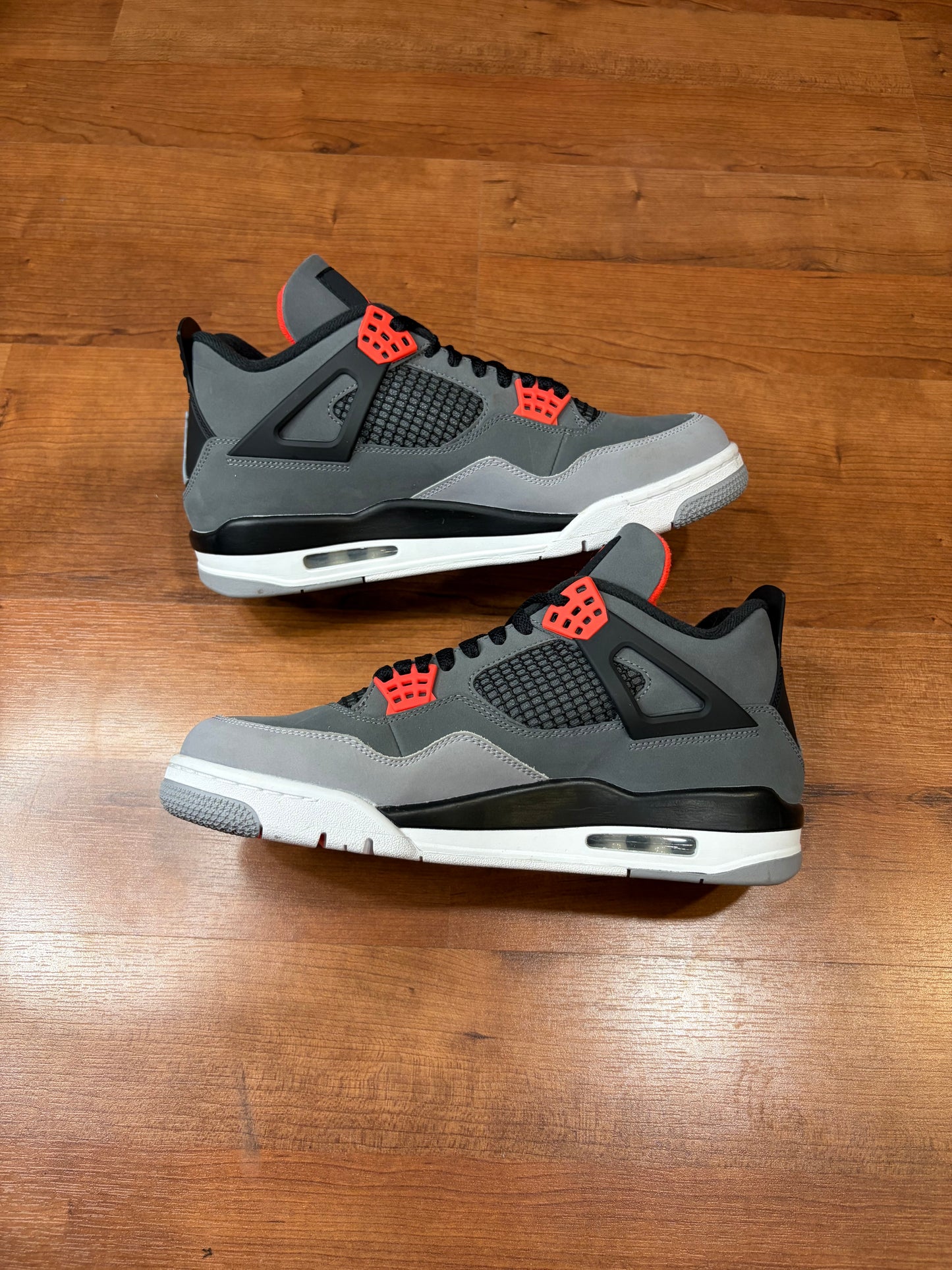 Jordan Retro 4 Infrared (Size 10 Mens)