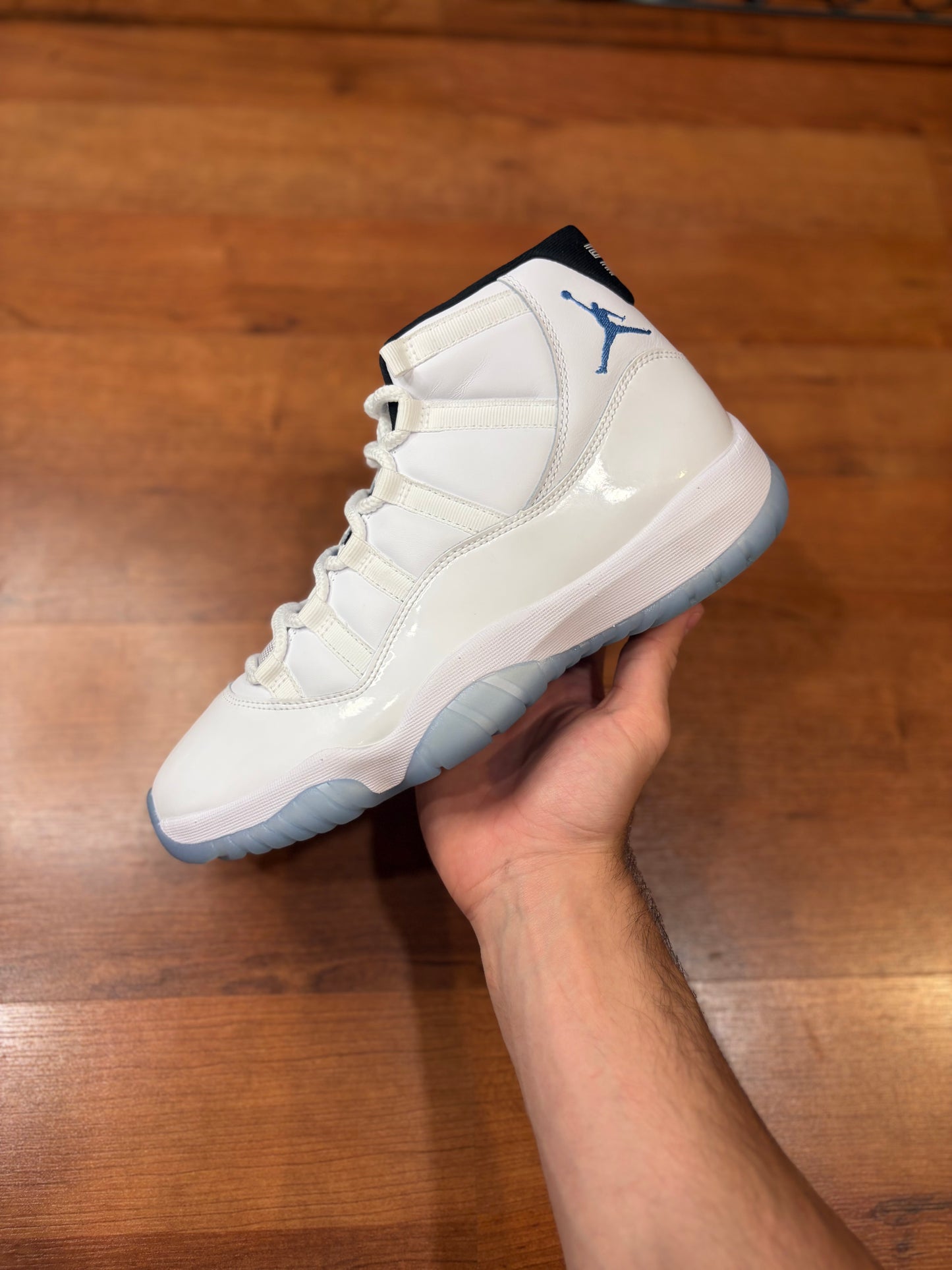 Jordan Retro 11 Legend Blue (Brand New - 10M)