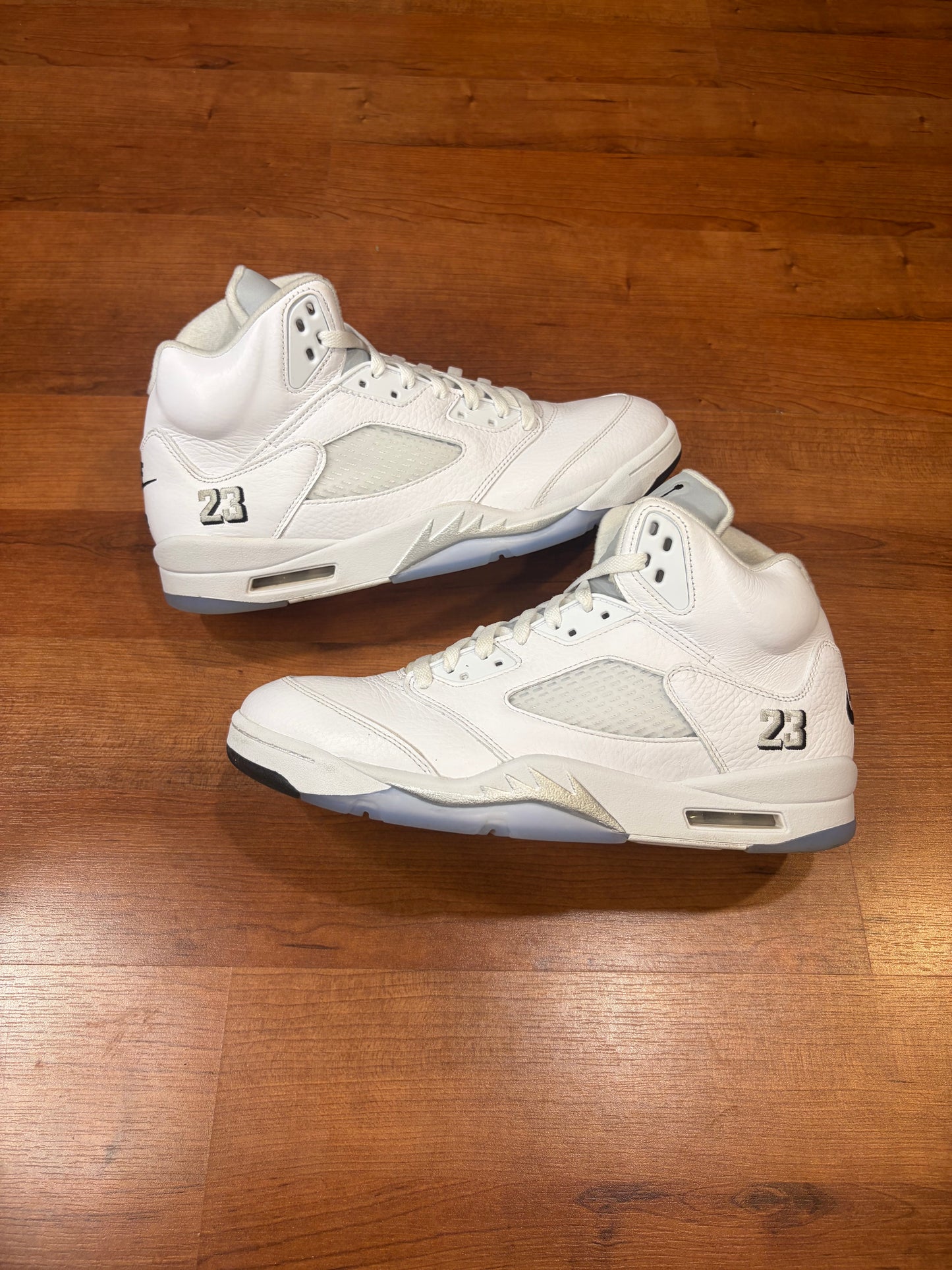 Jordan Retro 5 White Metallic (Size 11.5 Mens)