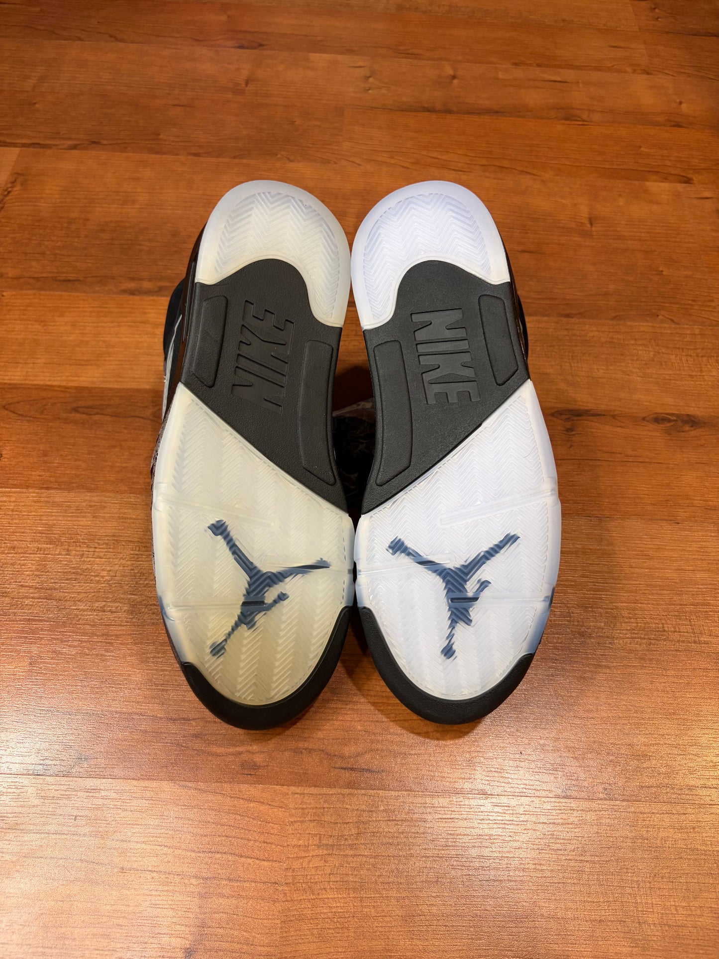 Jordan Retro 5 Black Metallic Reimagined (Brand New / BGrade - Mens Sizes)