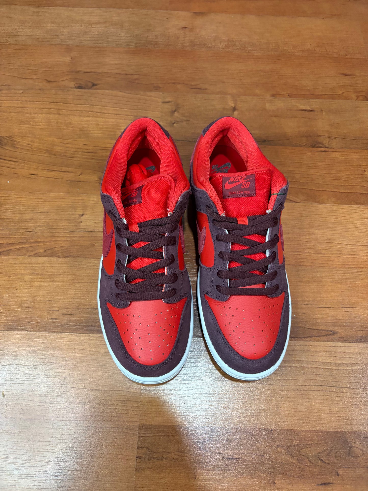 Nike Dunk Low SB Cherry (Brand New - 10.5M)