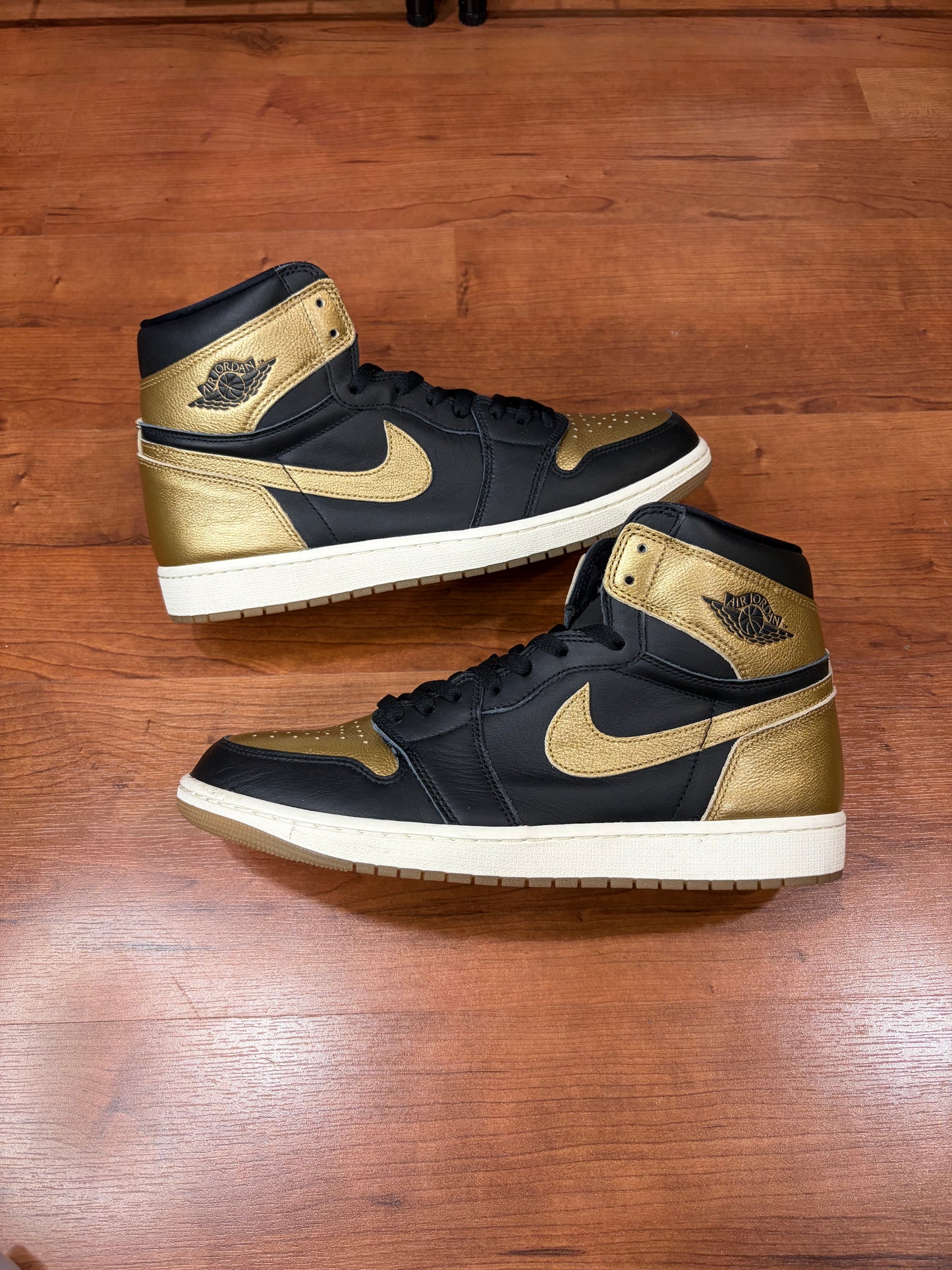 Jordan Retro 1 Metallic Gold (Size 13 Mens)