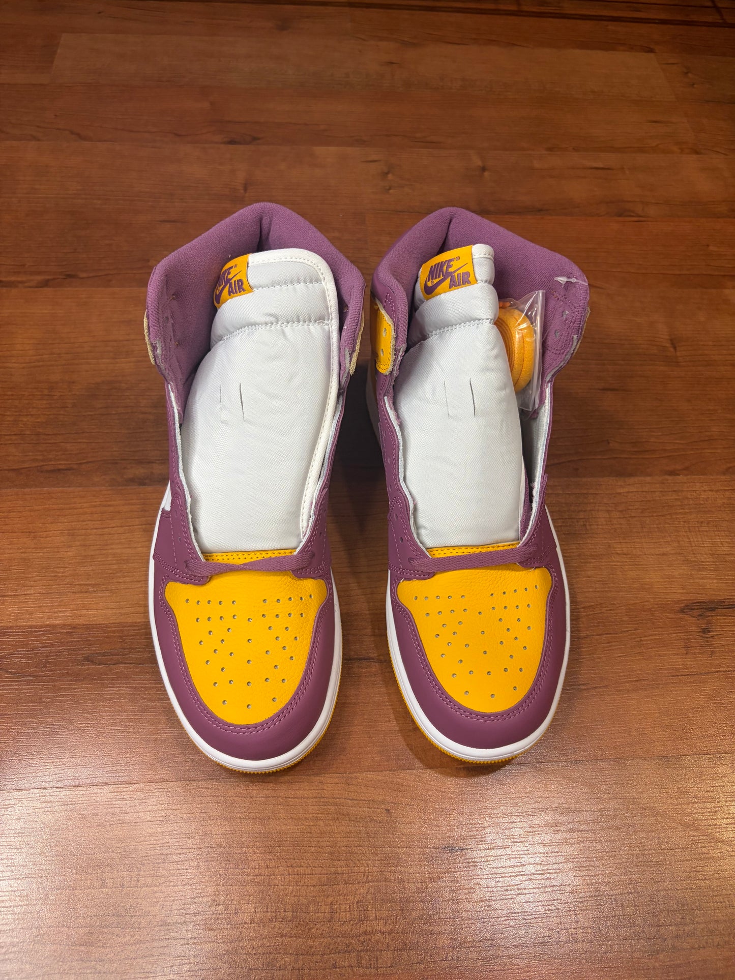 Jordan Retro 1 Brotherhood (Brand New - 10.5M)