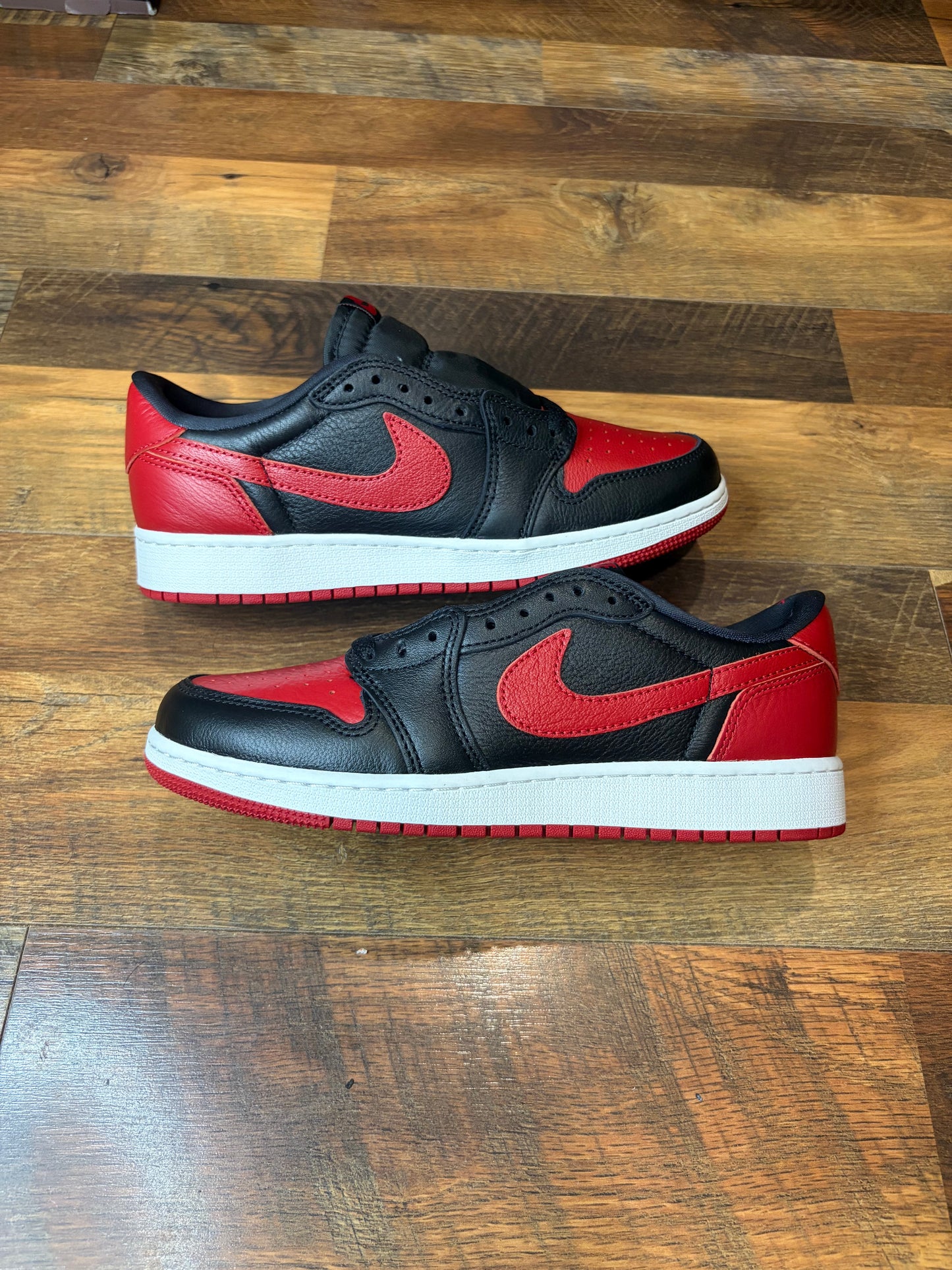 Jordan Retro 1 Low Banned (Brand New - 6.5Y)