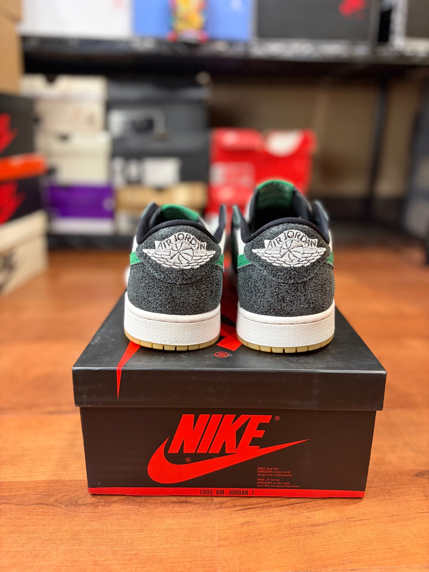 Jordan Retro 1 Low Pine Green (Brand New - Mens Sizes)