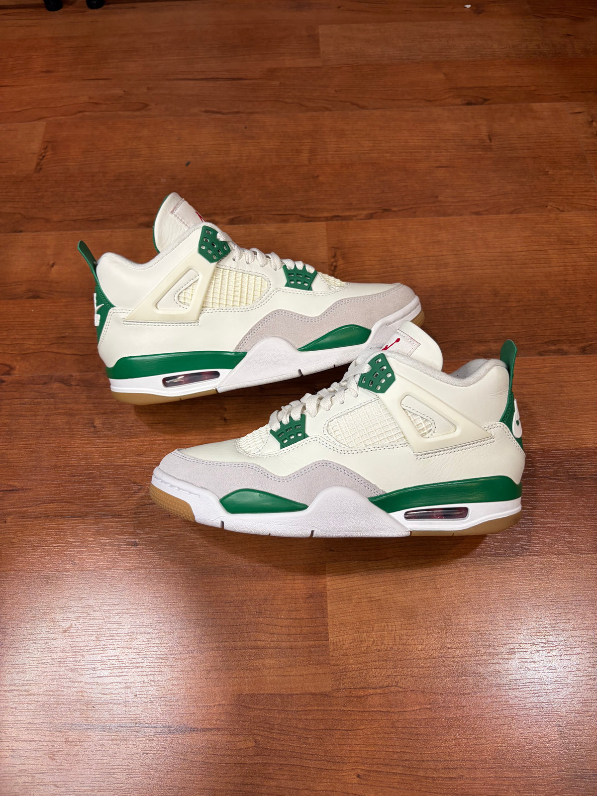AJ4 Retro SB Pine Green (Size 8 Mens)