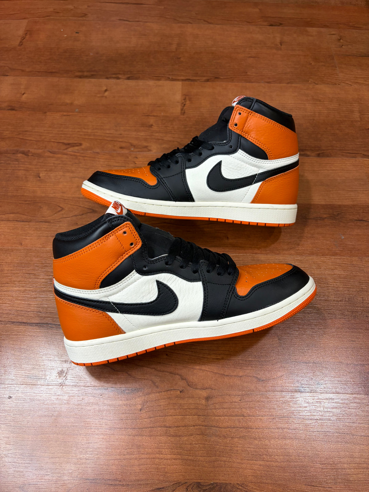 AJ1 Retro Shattered Backboard (Size 9.5 Mens)