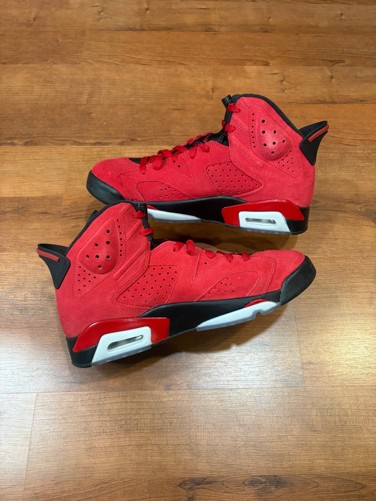 Jordan Retro 6 Toro Bravo (Size 9.5 Mens)