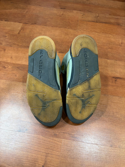 Jordan Retro 5 Jade Horizon (Size 8.5 Mens)