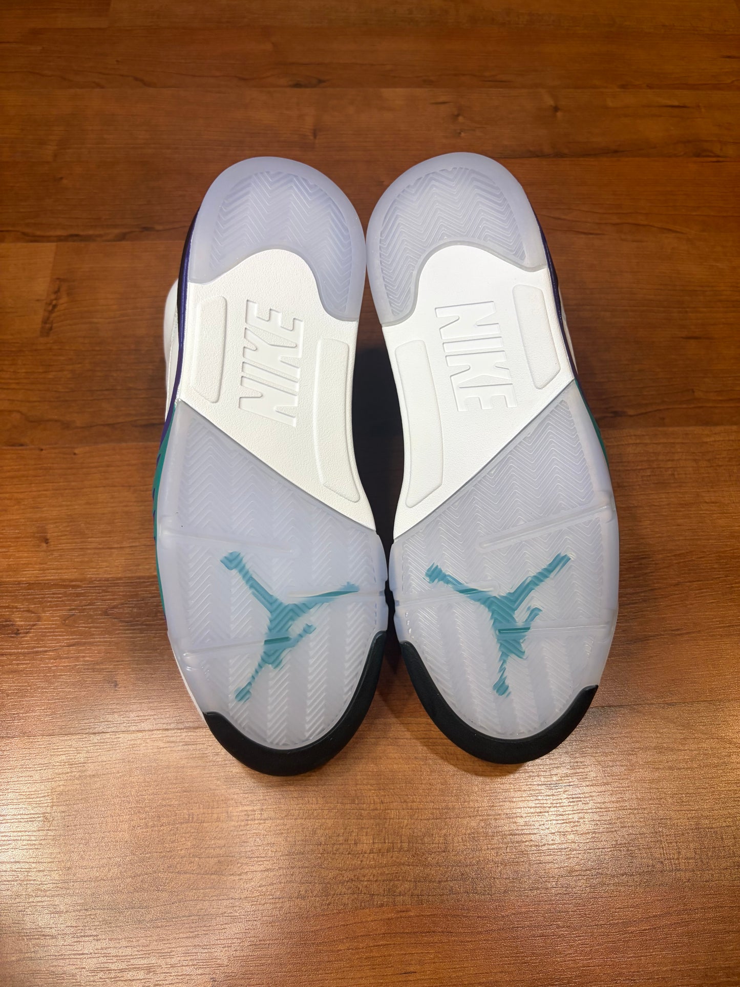 Jordan Retro 5 Grape (Brand New - 11M)