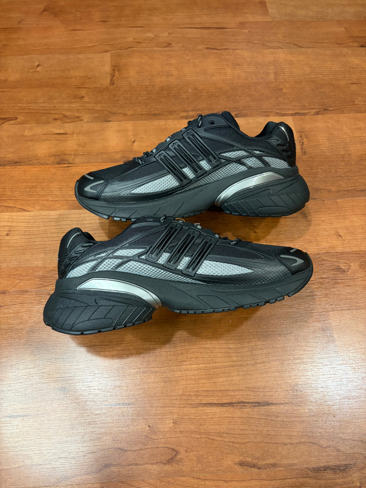 Adistar XLG 2.0 Core Black (Brand New - Mens Sizes)