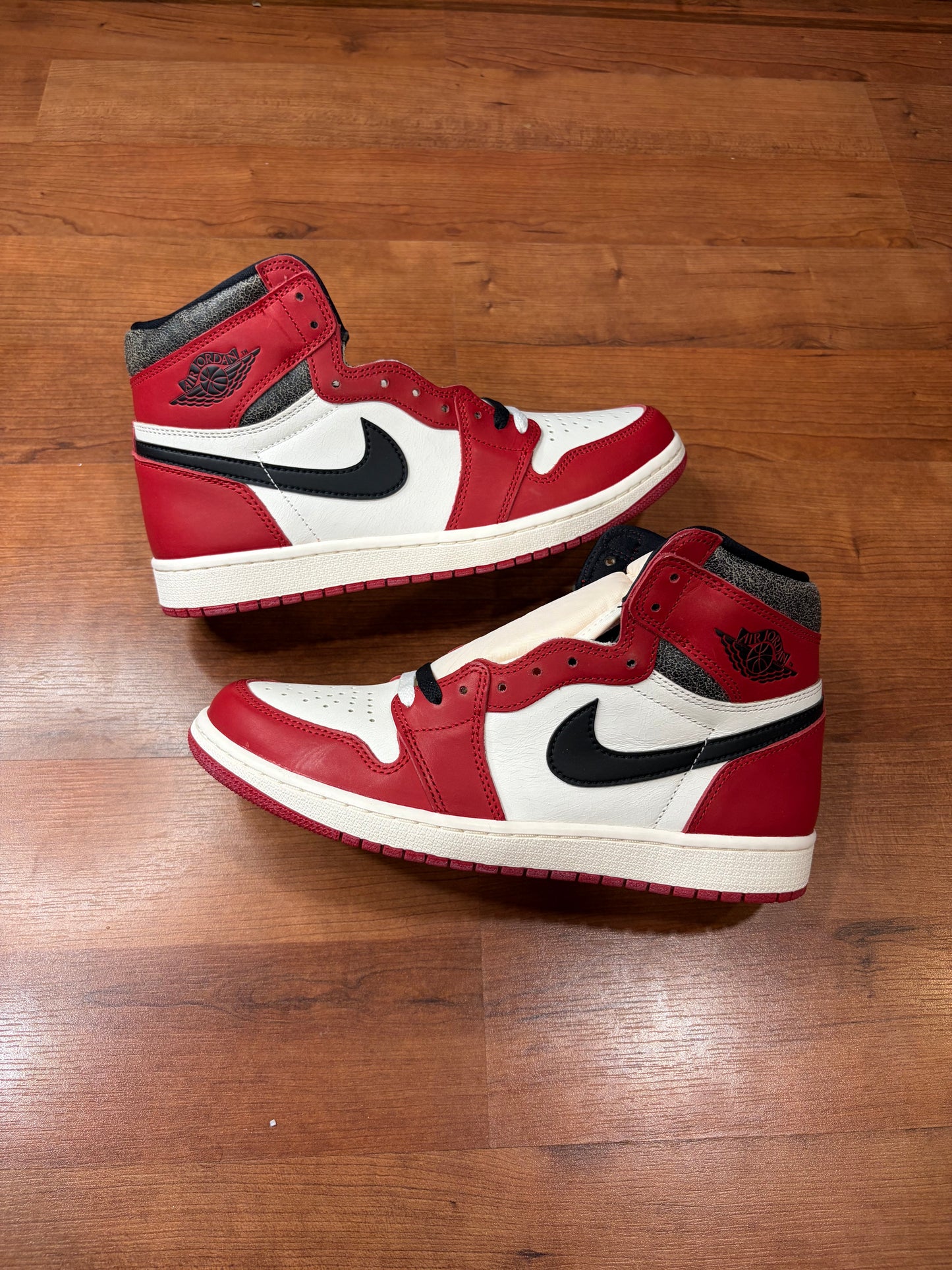 Jordan Retro 1 Lost & Found (Brand New - 9.5M)