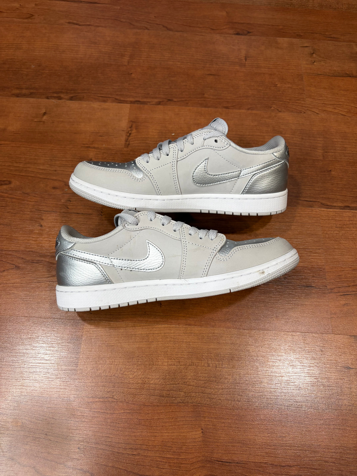 AJ1 Low Retro Metallic Silver (Size 9.5 Mens)