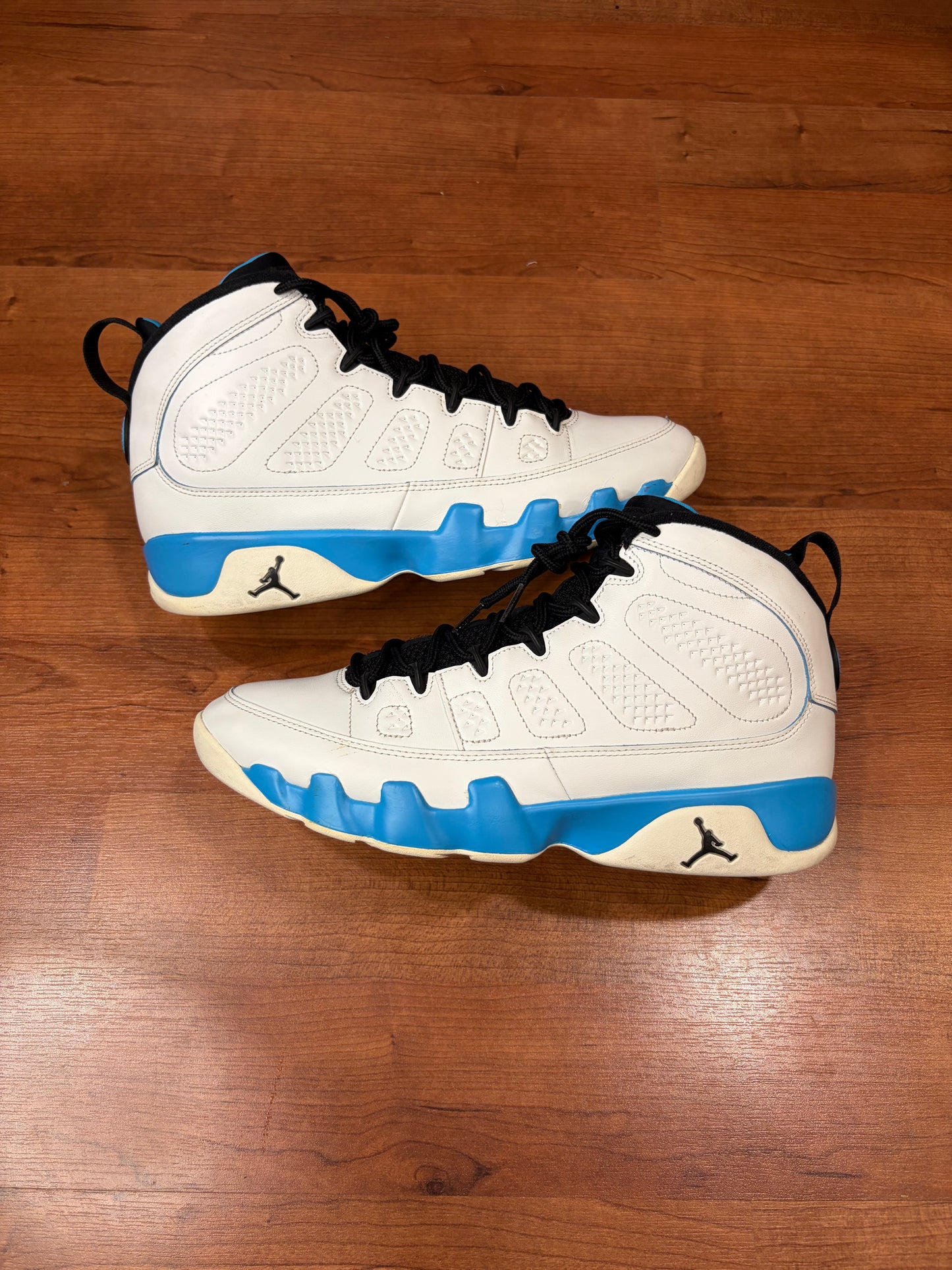 Jordan Retro 11 Powder Blue (Size 11 Mens)