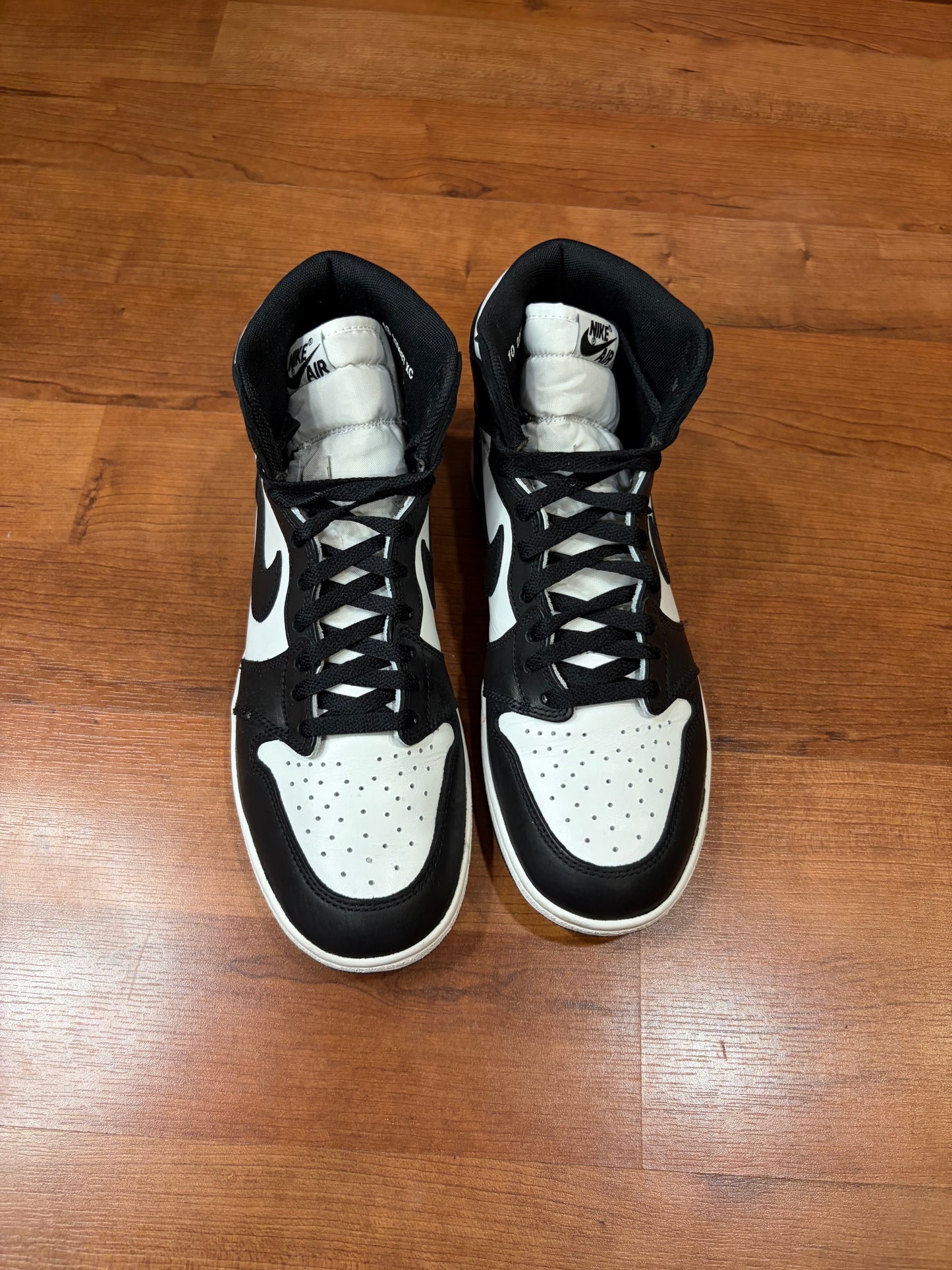 Jordan Retro 1 85’ Black White (Size 10 Mens)