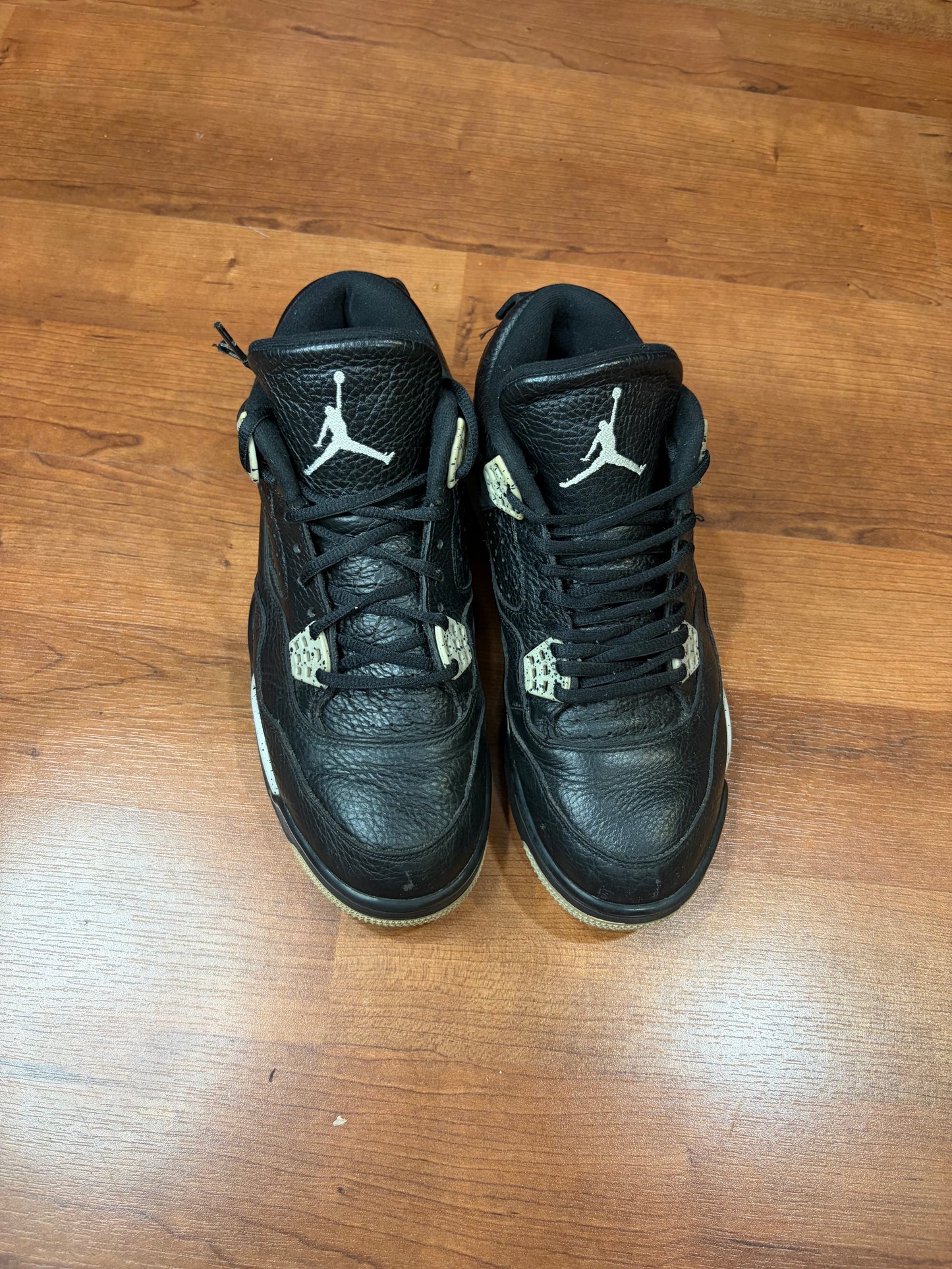 Jordan Retro 4 Oreo (Size 9 Men’s)
