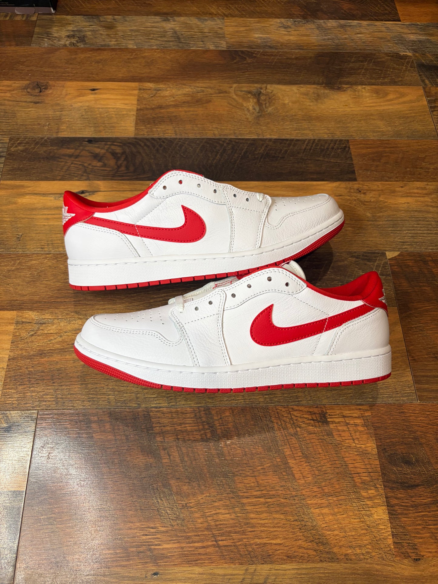 Jordan Retro 1 Low University Red (Brand New/No Box Lid - Mens Sizes)