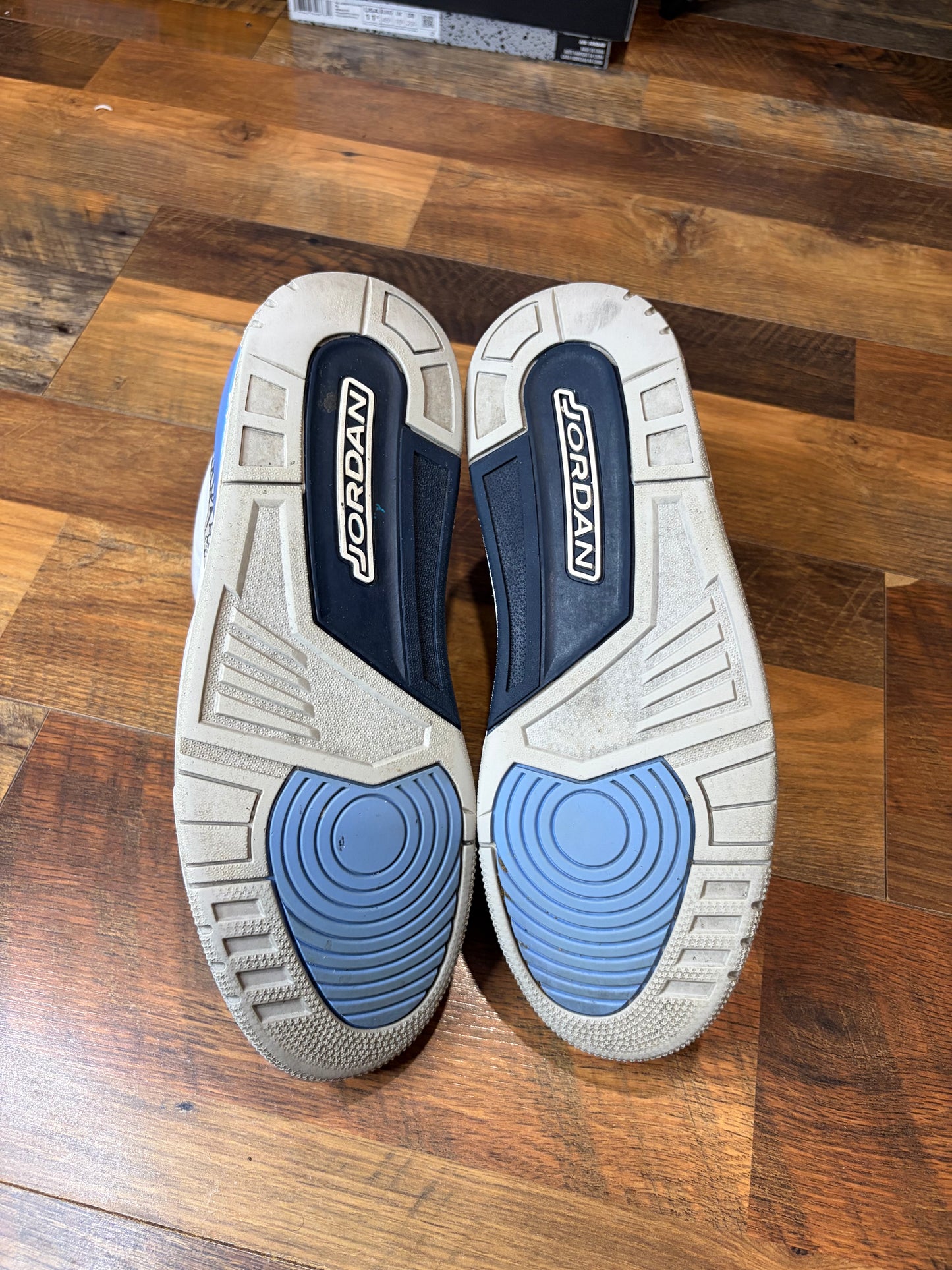 Jordan Retro 3 UNC (Size 11.5 Mens)