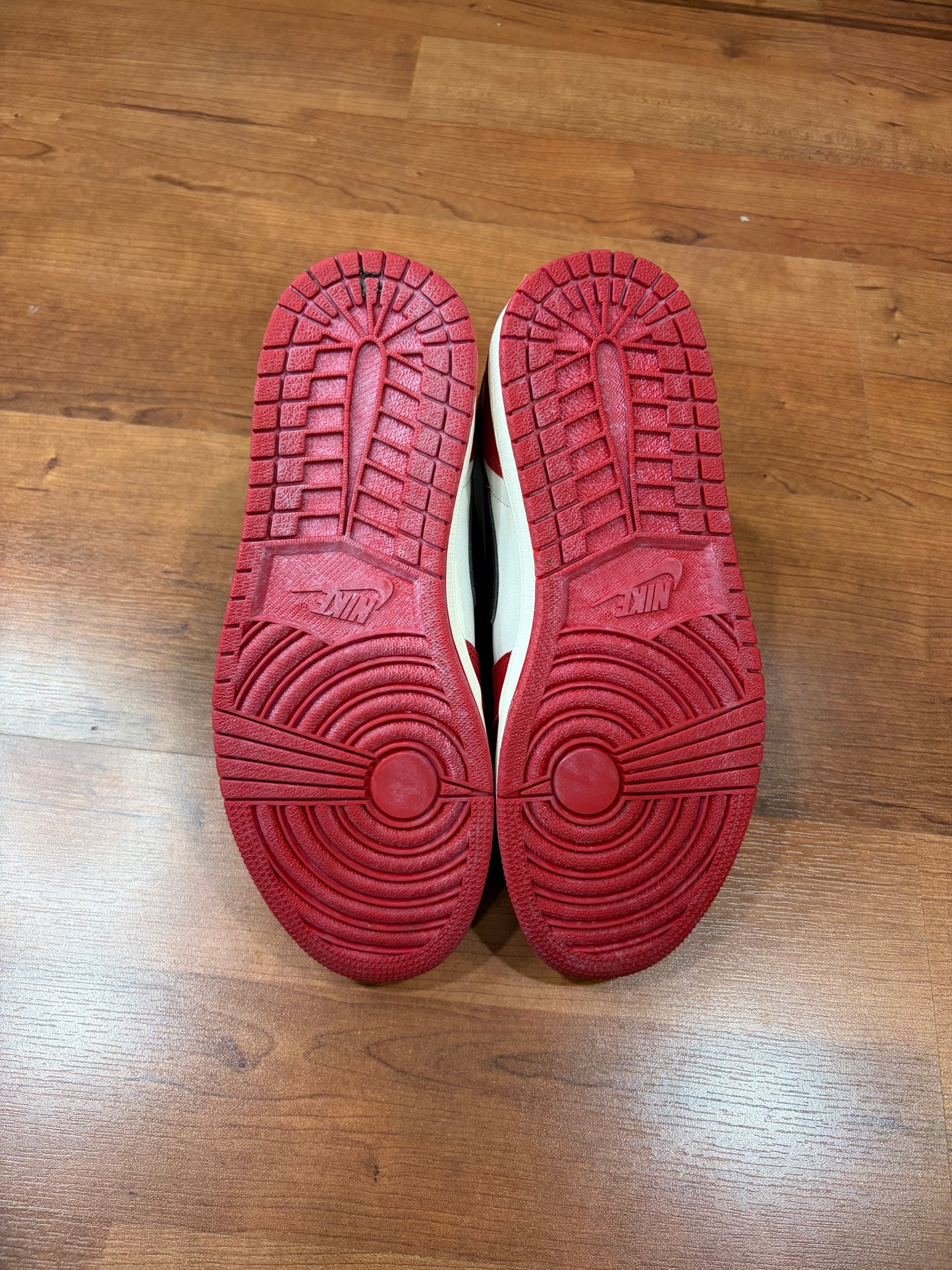 Jordan Retro 1 Lost & Found (Size 8.5 Mens)