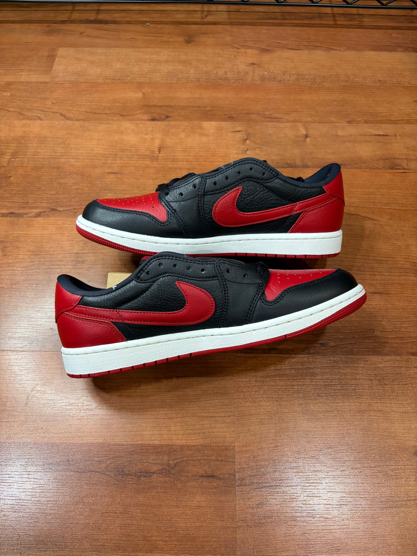 Jordan Retro 1 Low Banned (Brand New - Mens Sizes)