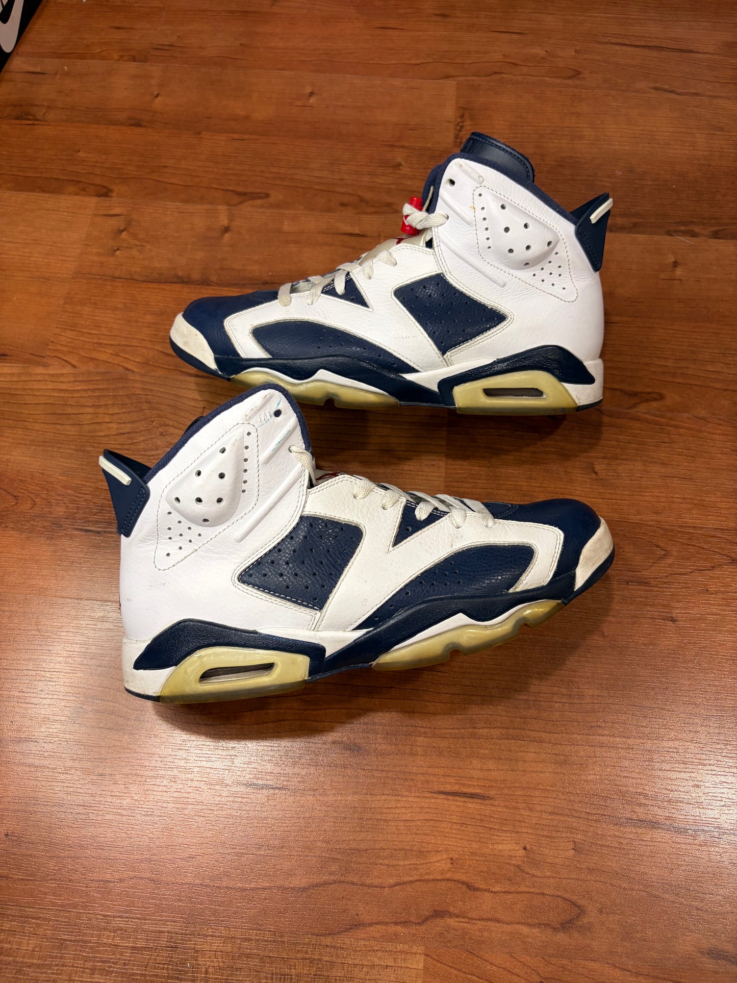 Jordan Retro 6 Olympics (Size 11 Mens)