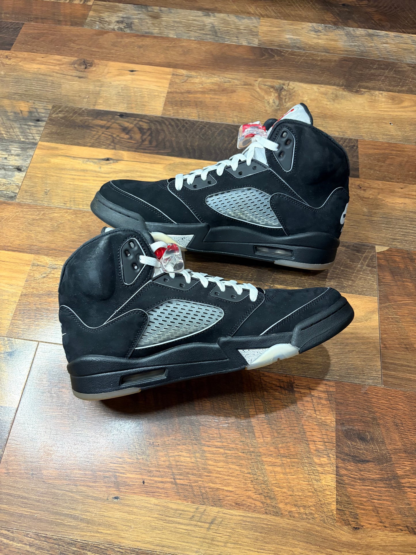 Jordan Retro 5 Black Metallic Reimagined (Size 9.5 Mens)
