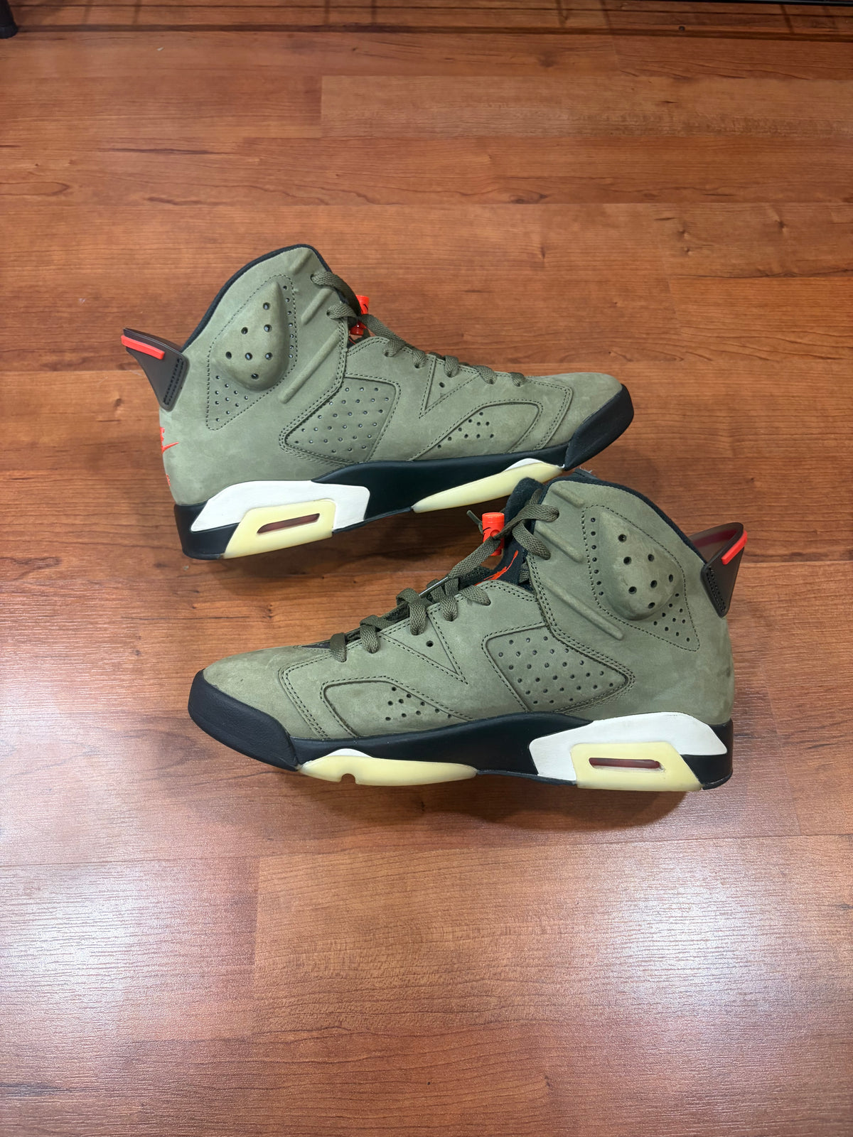 AJ6 Retro Travis Scott Olive (Size 10.5 Mens)