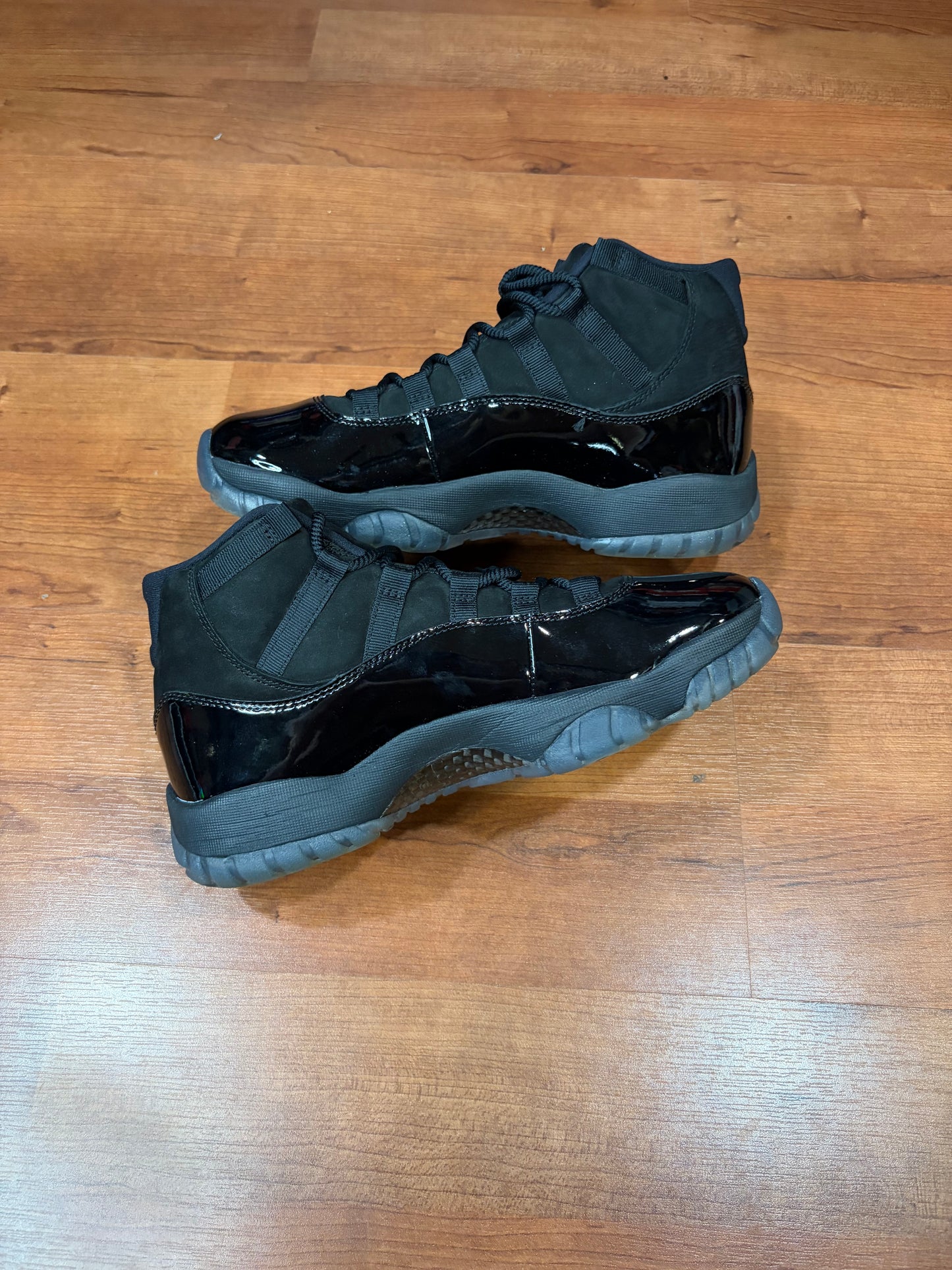 Jordan Retro 11 Cap & Gown (Size 8.5 Mens)