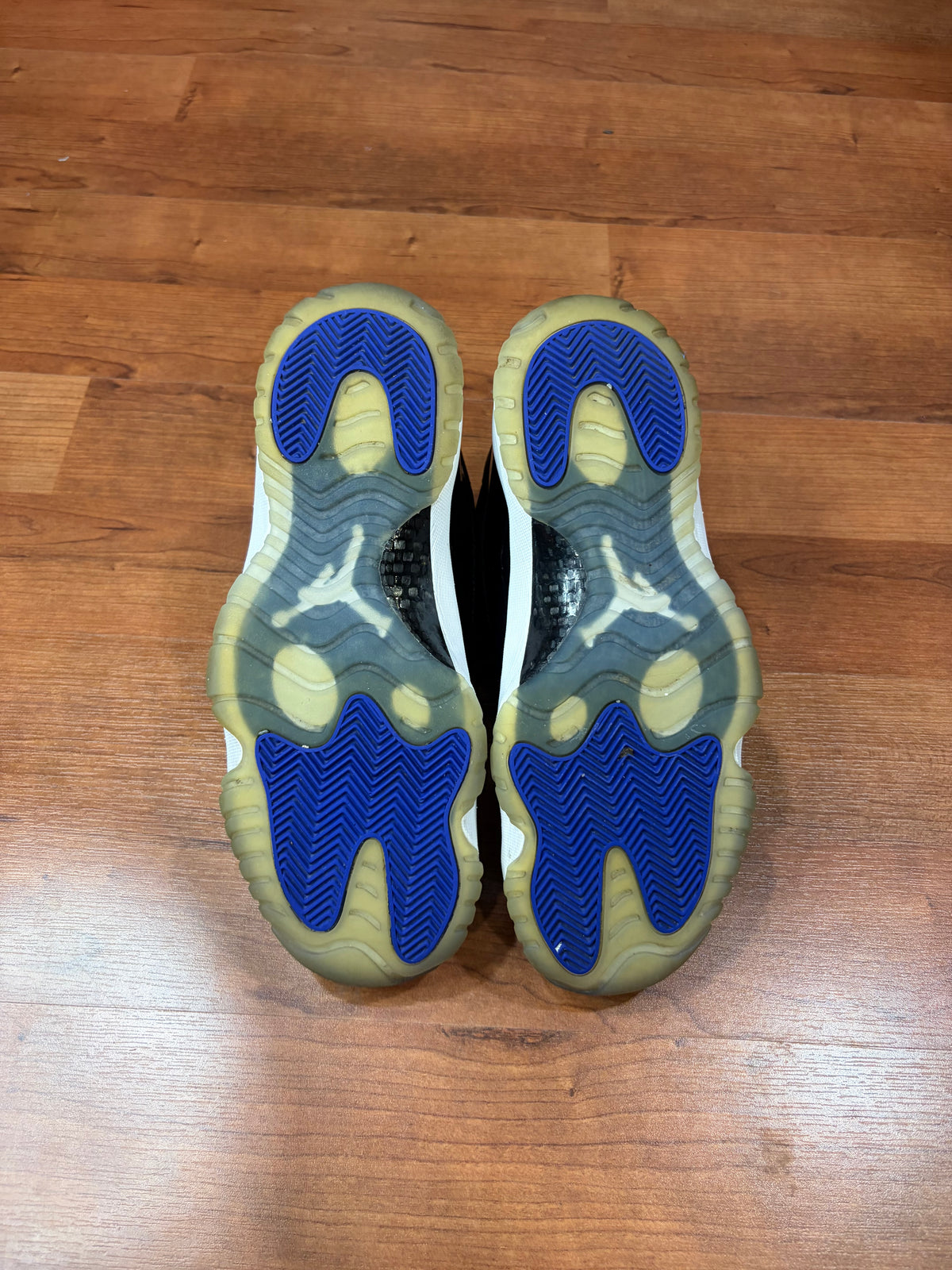 AJ11 Retro Space Jam (Size 10 Mens)
