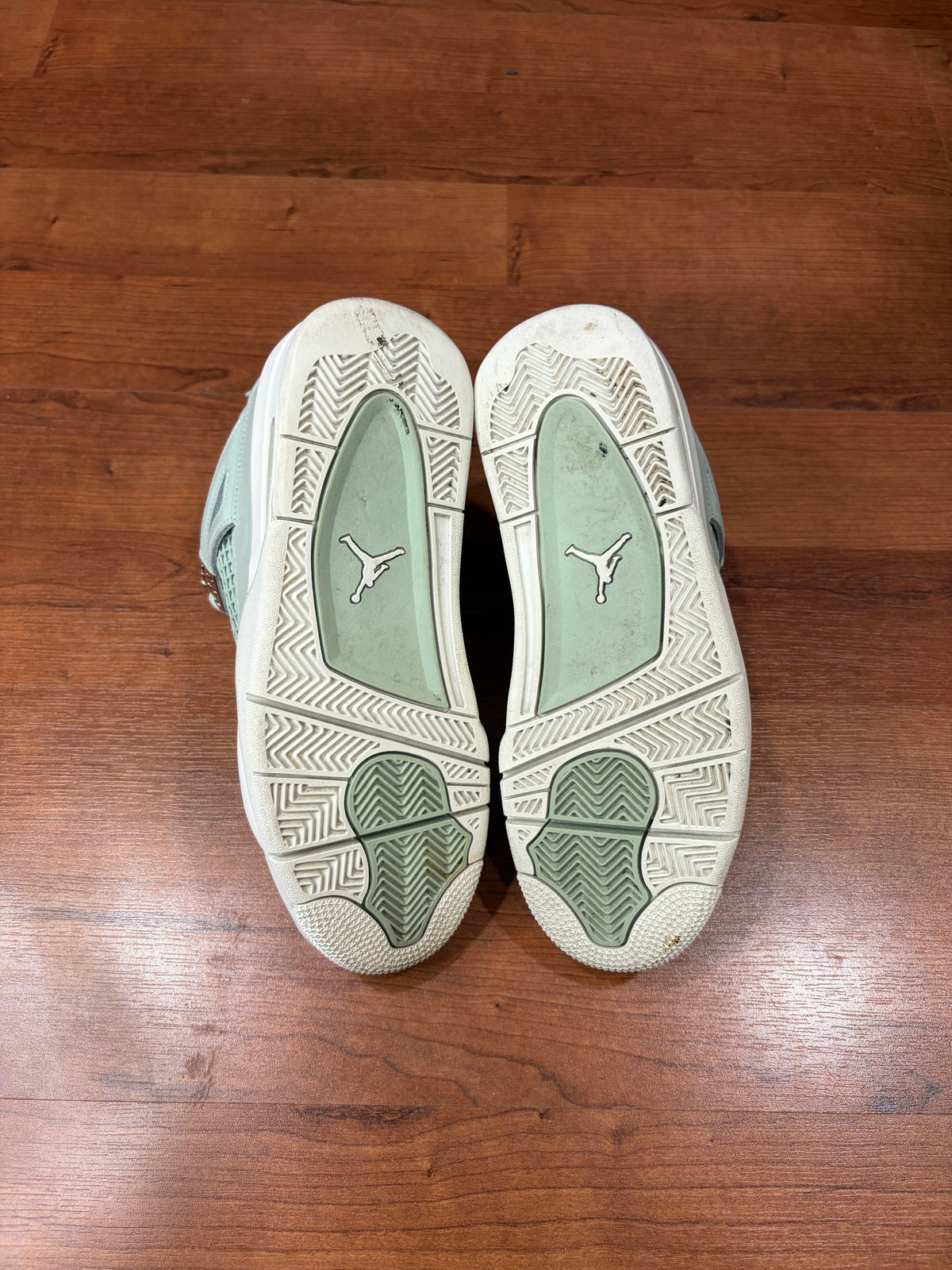 AJ4 Retro Seafoam Sail (Size 9W / 7.5M)