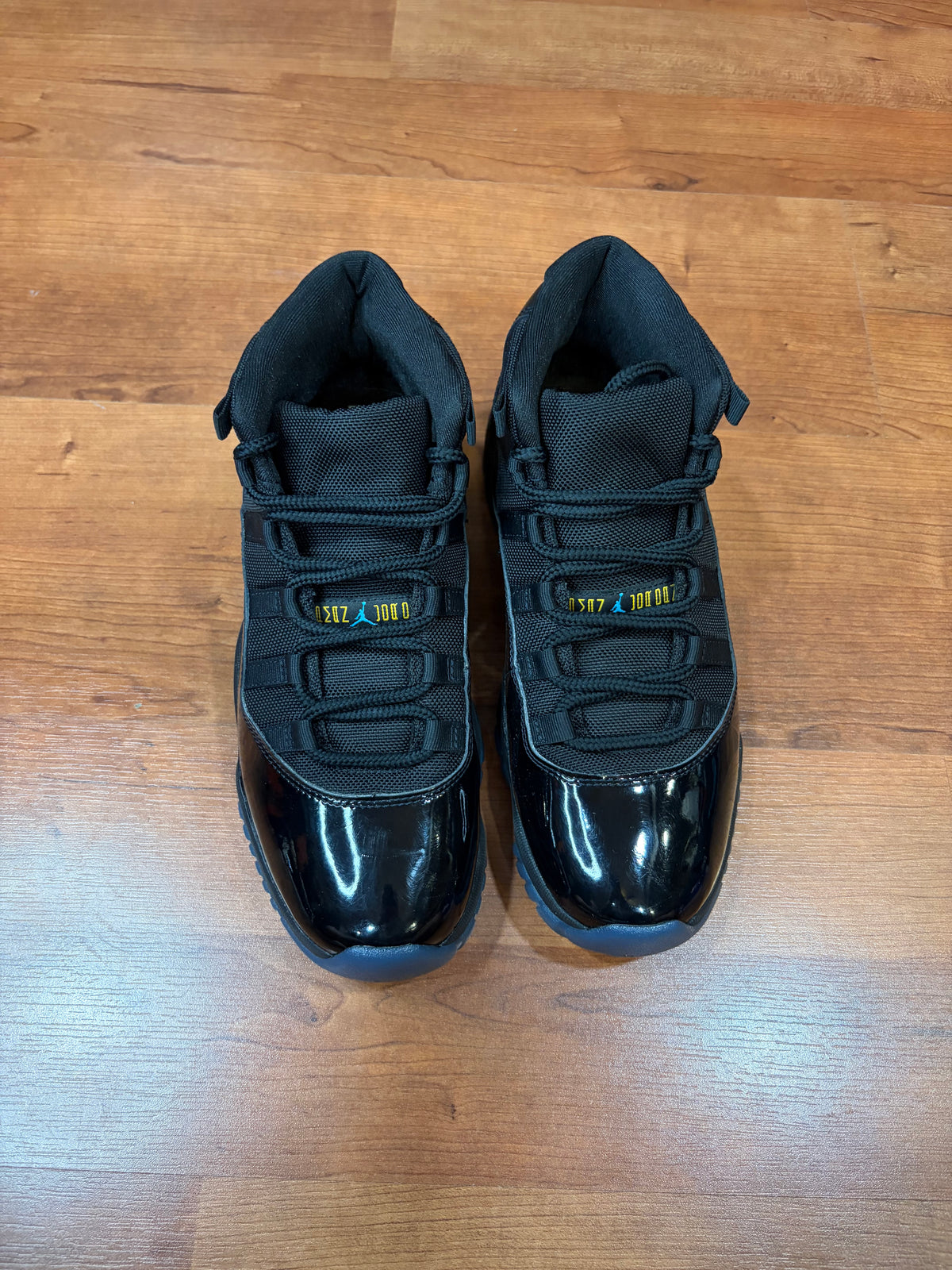 AJ11 Retro Gamma Blue (Size 9.5 Mens)