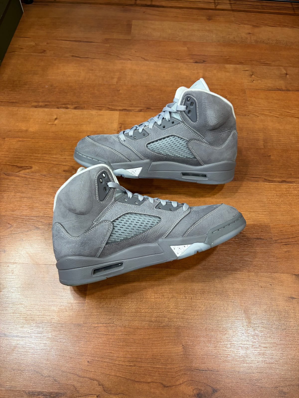 Jordan Retro 5 Wolf Grey (Size 10 Mens)