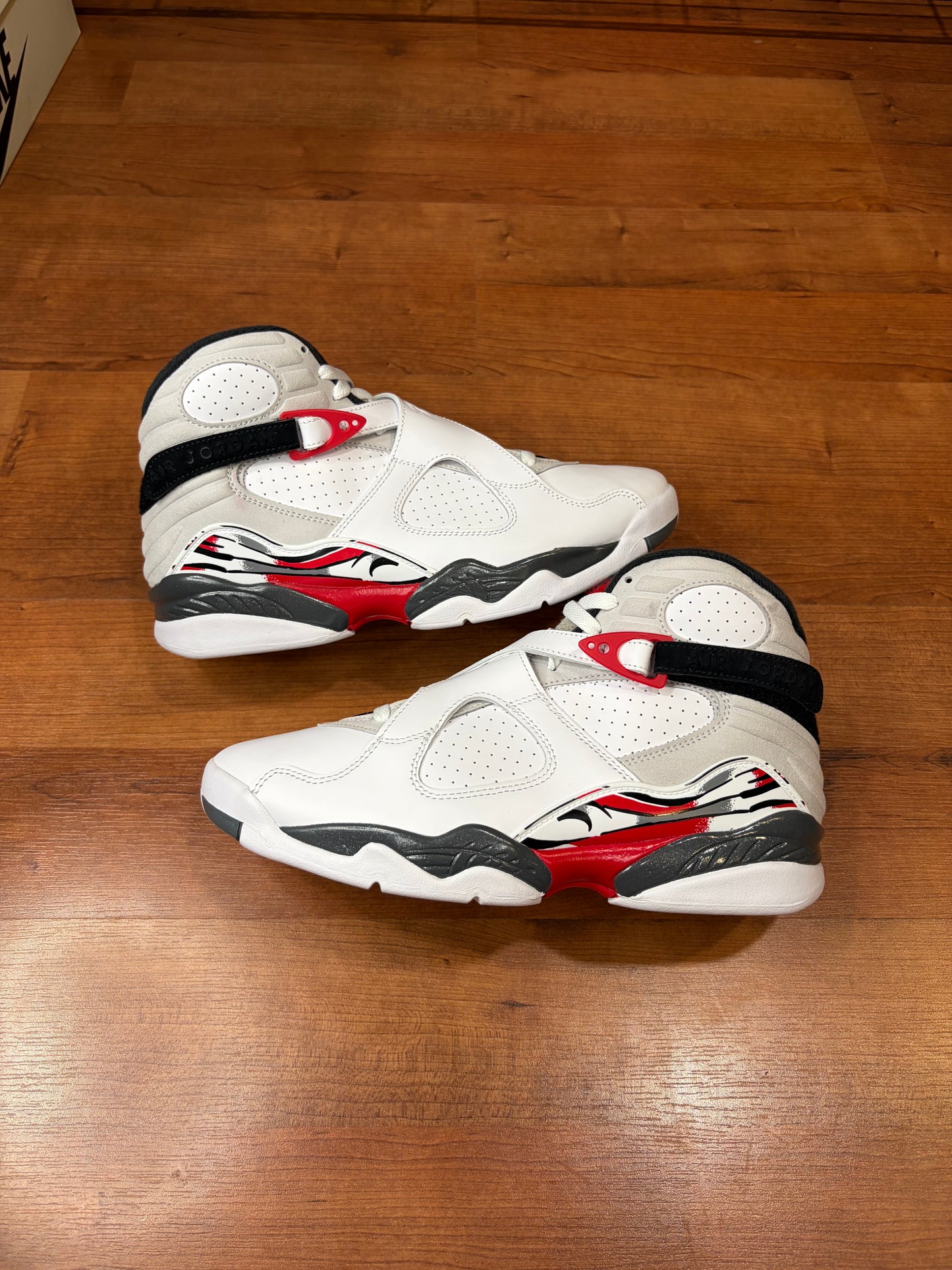 Jordan Retro 8 Bugs Bunny (Brand New / BGrade - 9M)