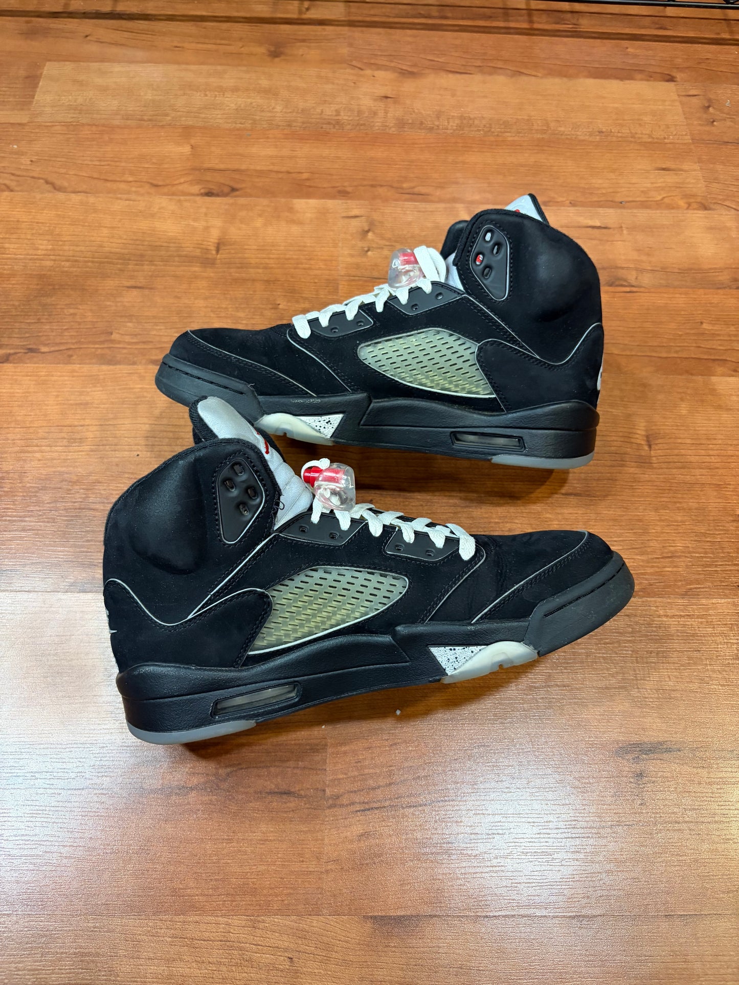 Jordan Retro 5 Reimagined Black Metallic (Size 9 Mens)
