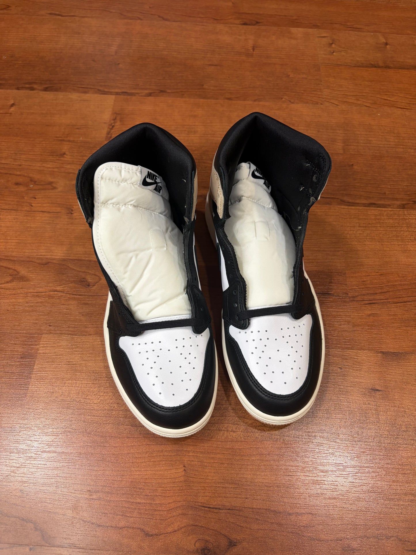 Jordan Retro 1 Latte (Brand New - 10W/8.5M)
