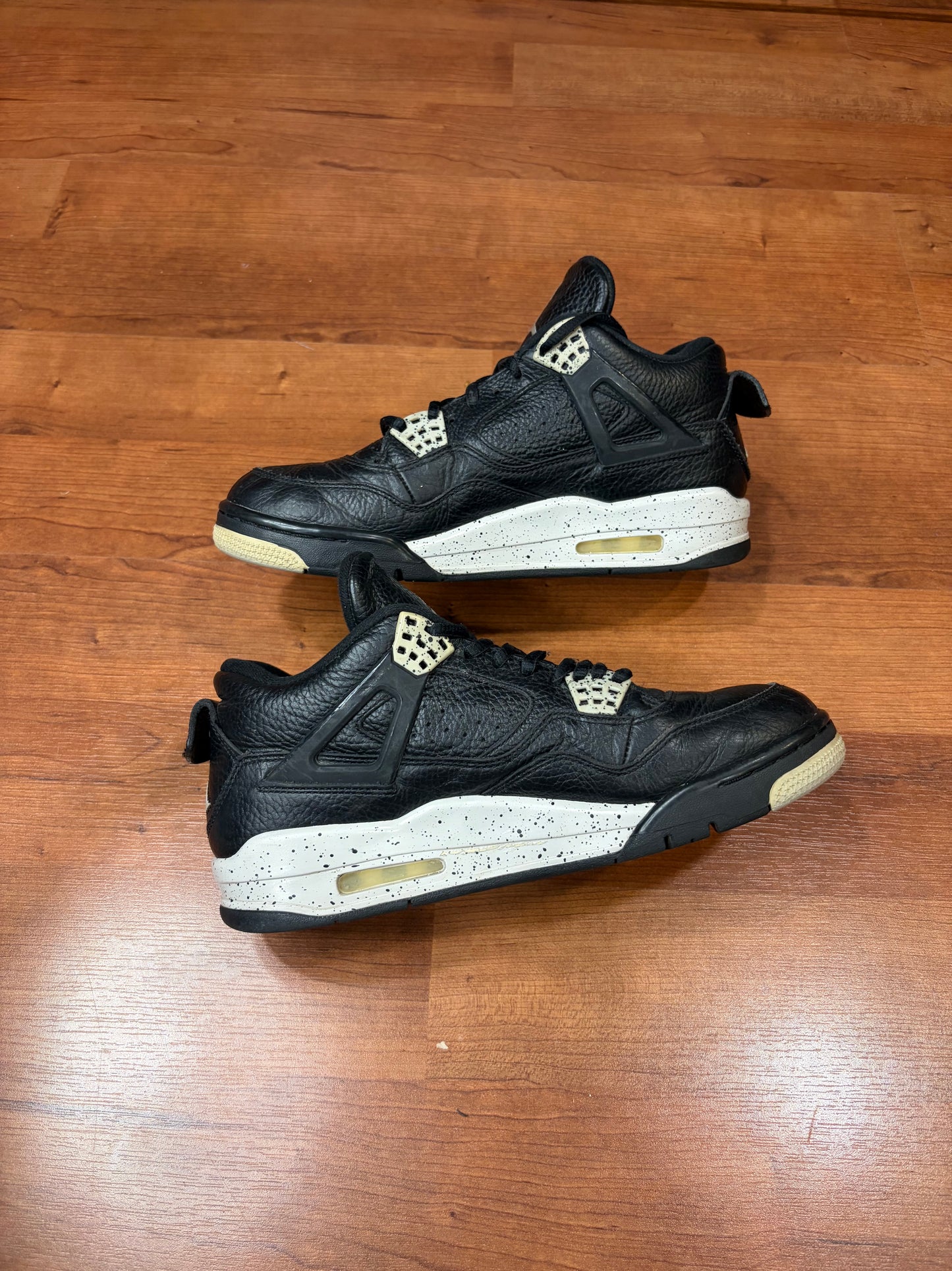 Jordan Retro 4 Oreo (Size 9 Men’s)