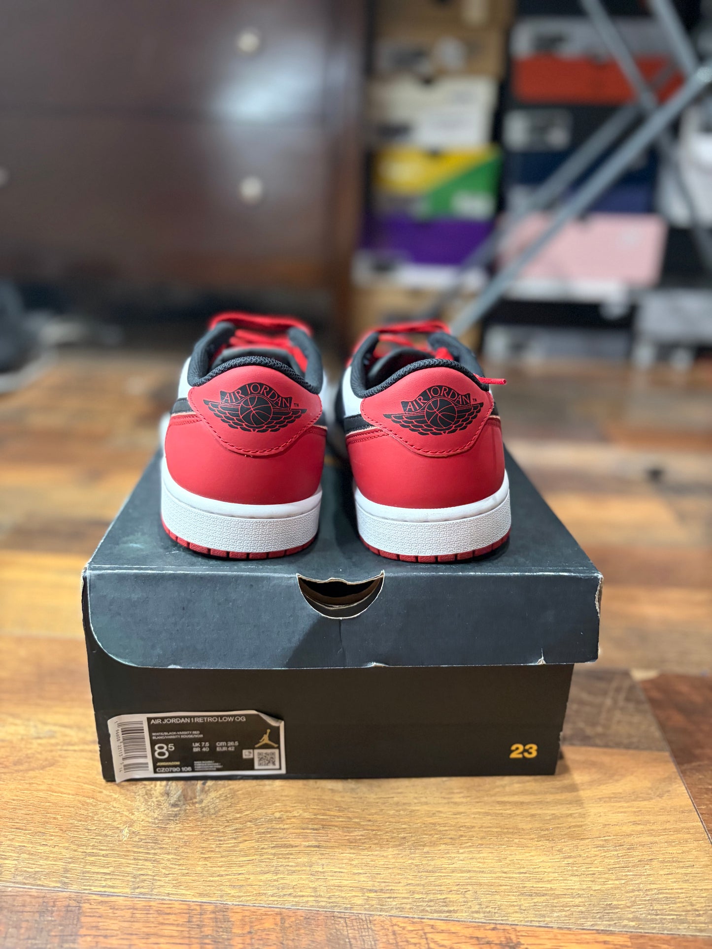 Jordan Retro 1 Low Black Toe (Size 8.5 Mens)