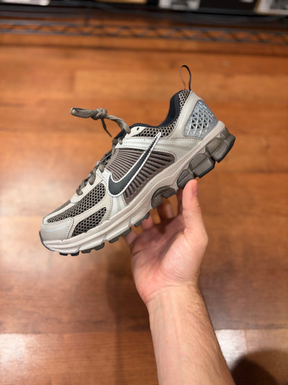 Nike Vomero 5 Cave Stone (Brand New - 6.5Y/8W)