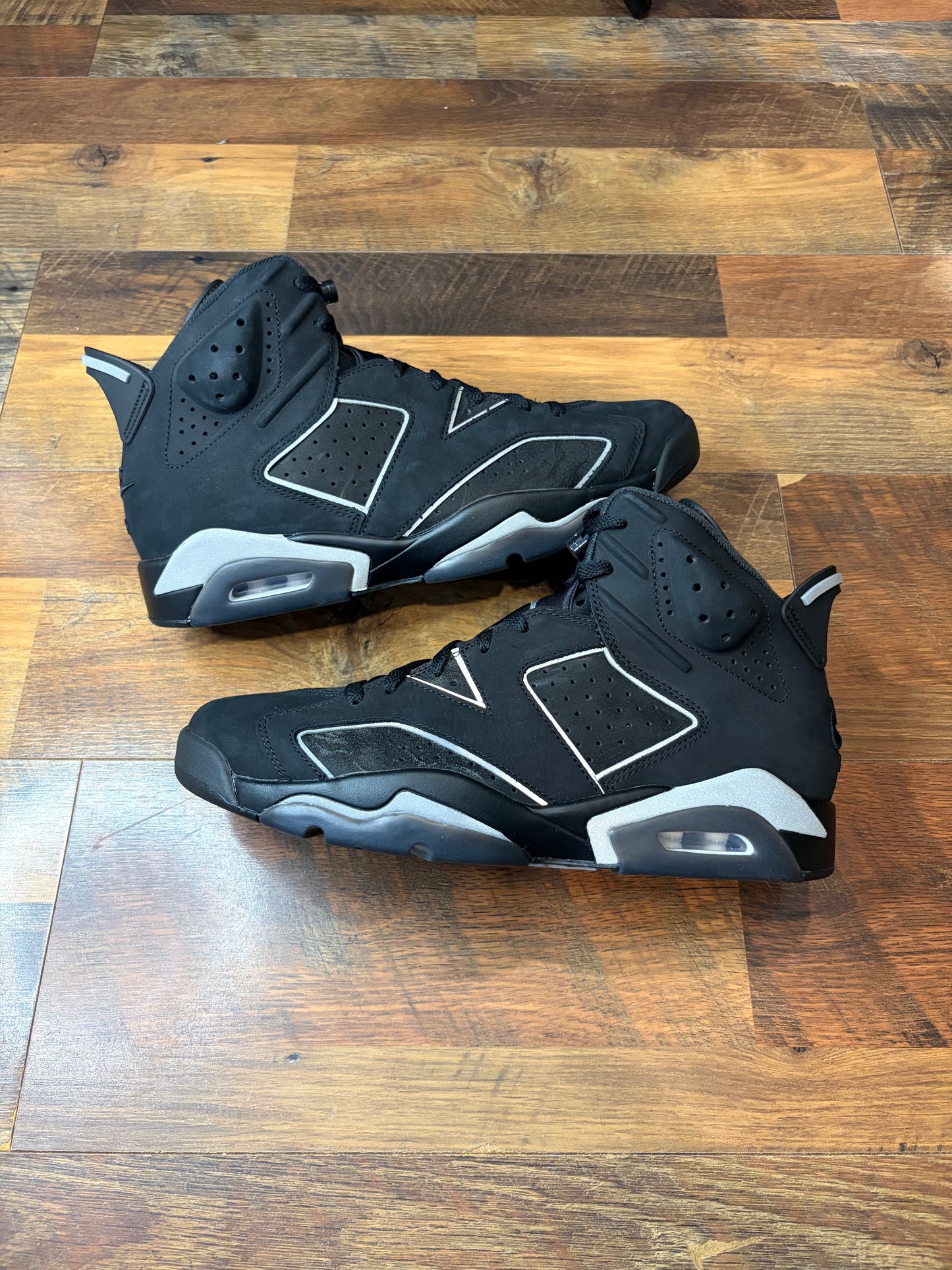 Jordan Retro 6 Cap & Gown (Brand New - 12M)