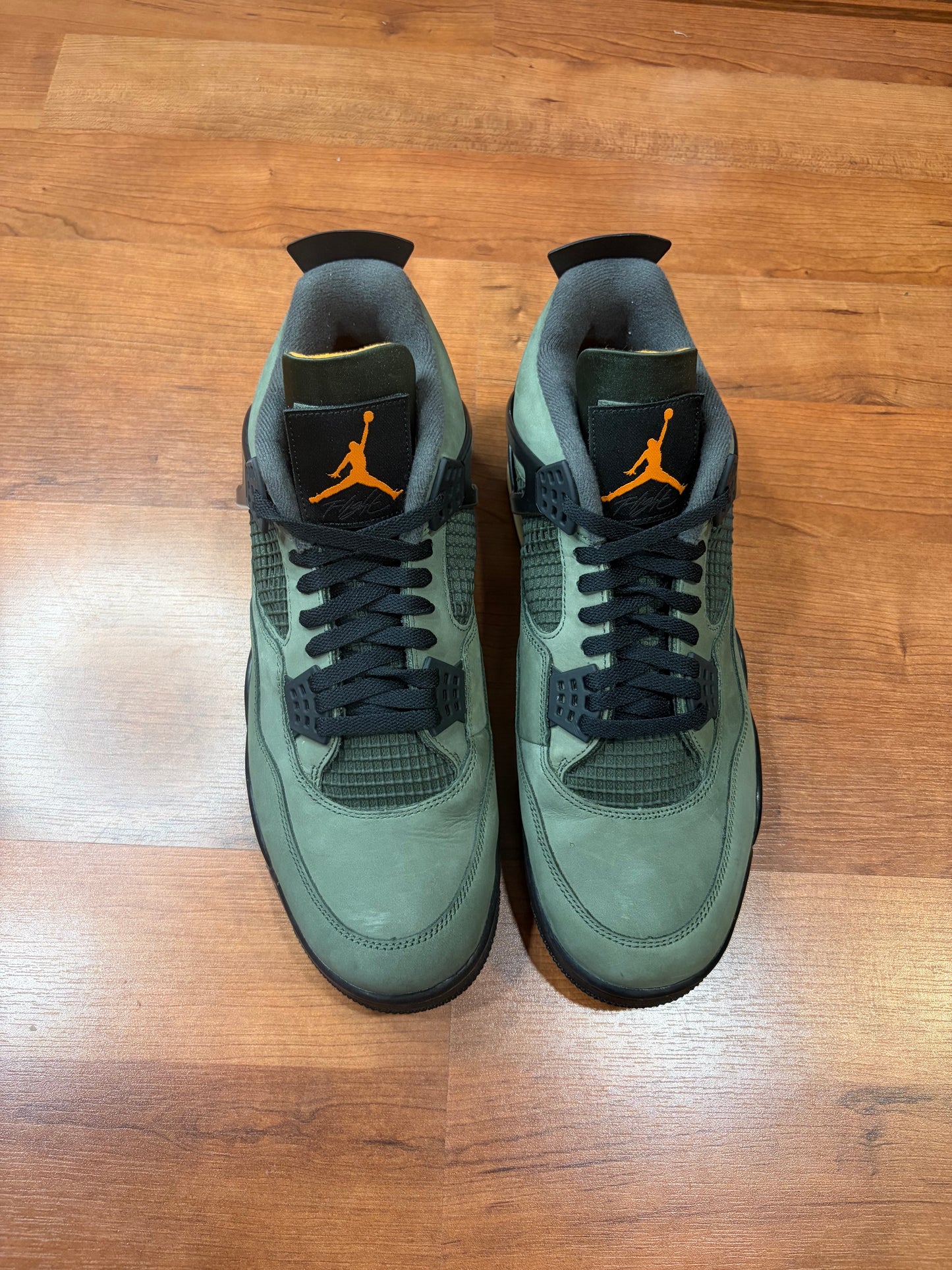 Jordan Retro 4 Undefeated (Size 13 Mens)