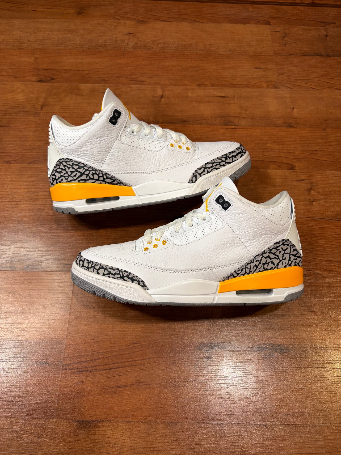 Jordan Retro 3 Laser Orange (Size 11W / 9.5M)