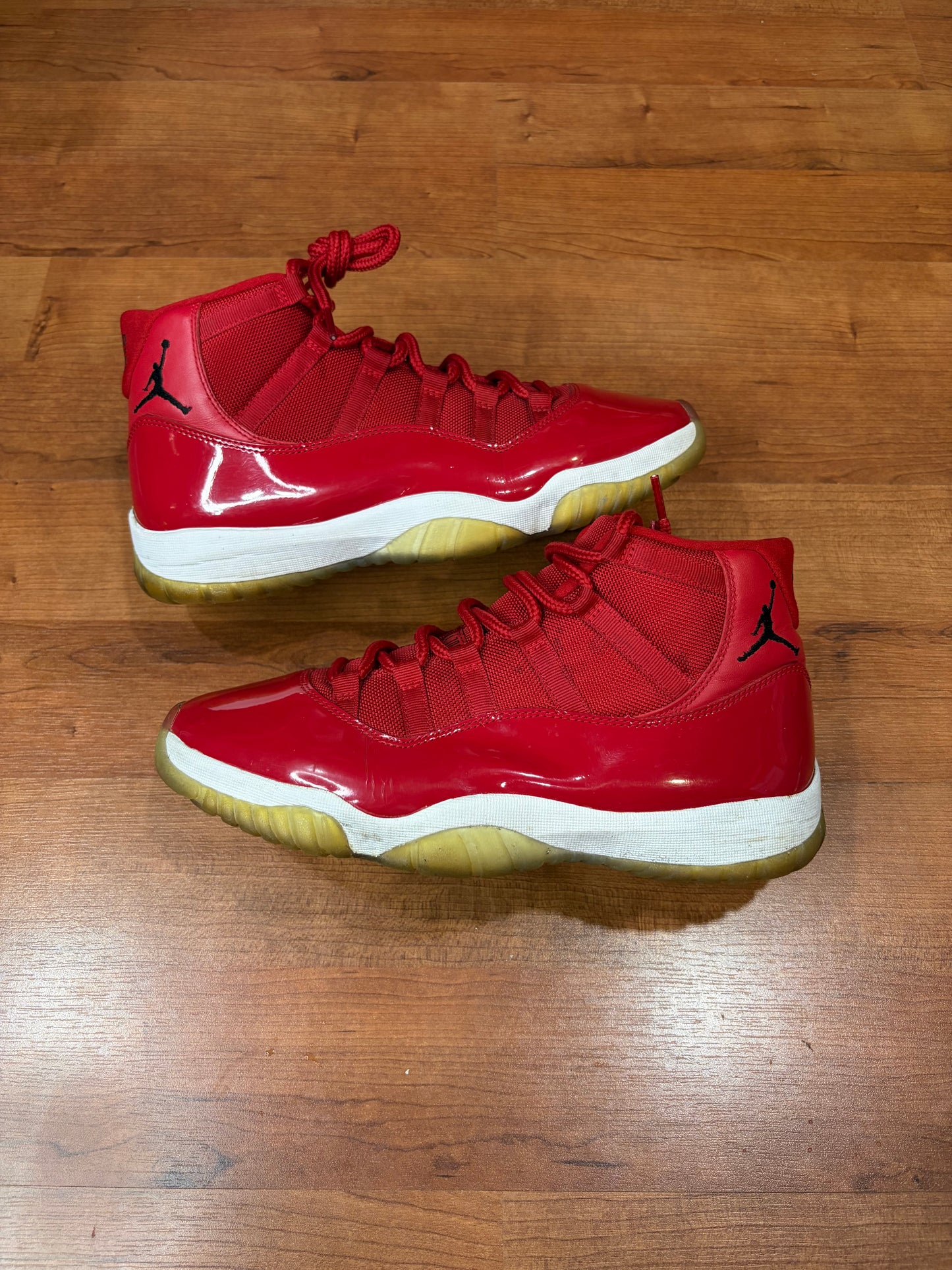 Jordan Retro 11 Win like 96’ (Size 10.5 Mens)