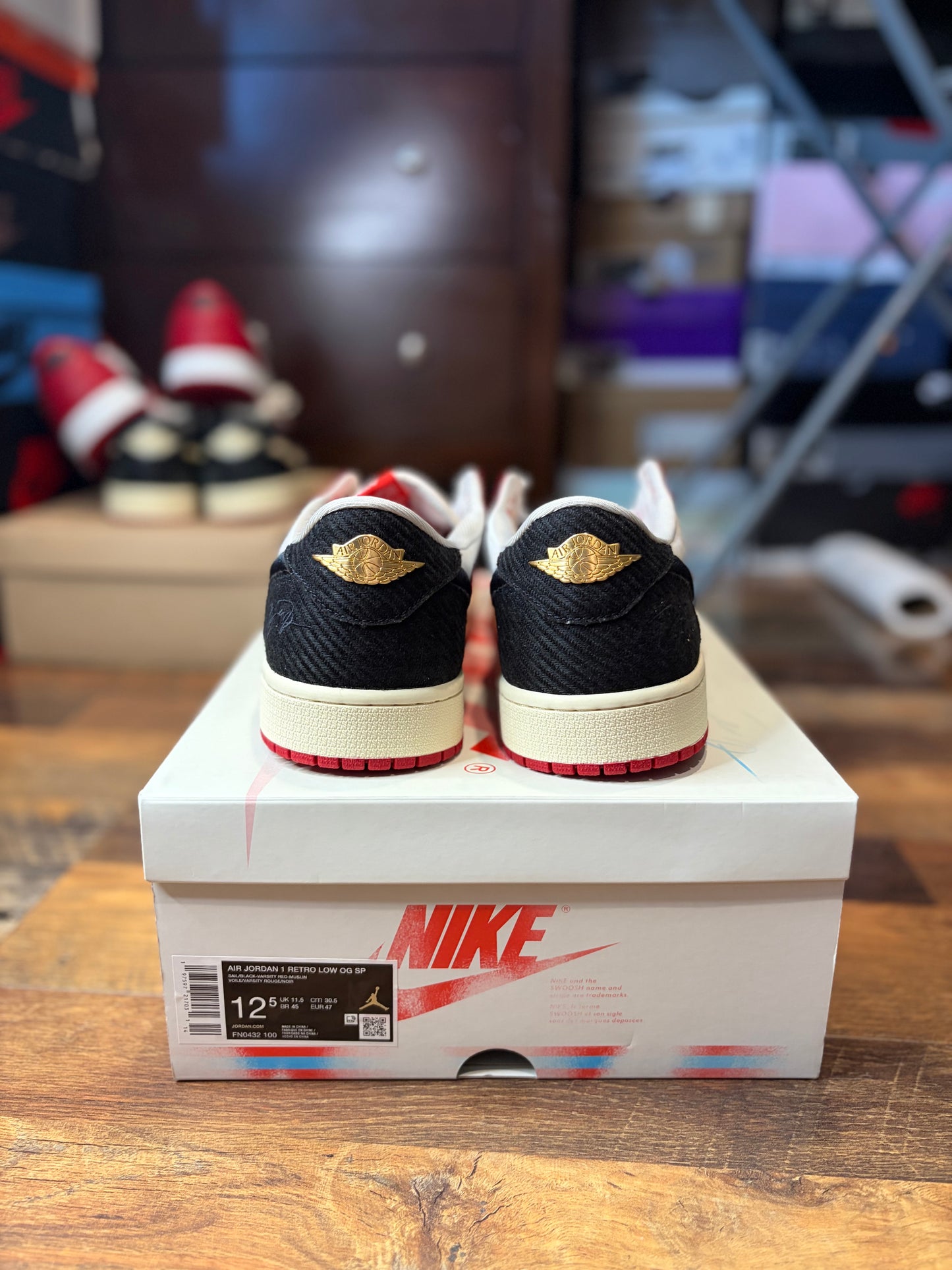 Jordan Retro 1 Low Trophy Room (Brand New - 12.5M)