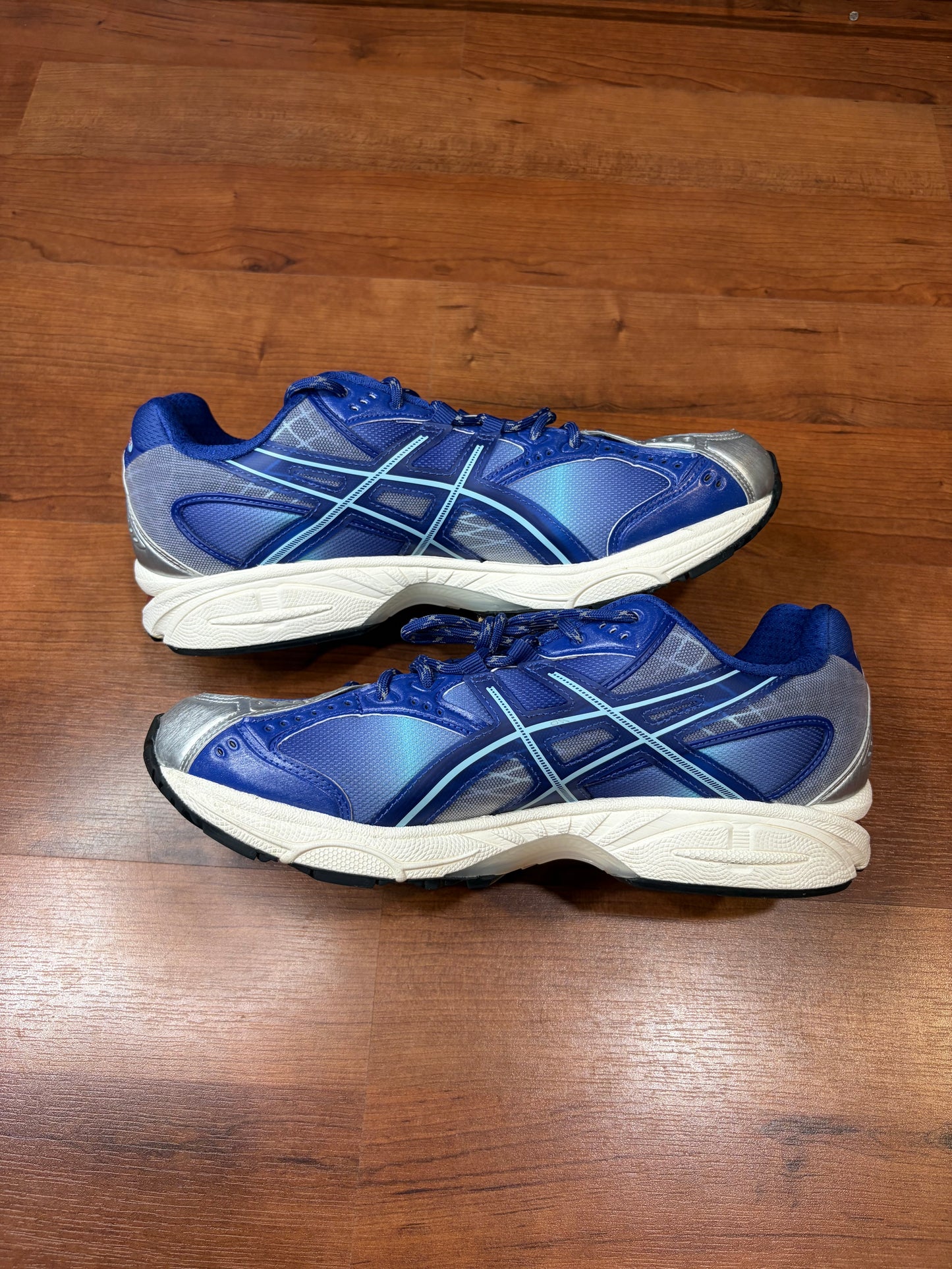 ASICS Gel-Nimbus Kith Marvel vs. Capcom Iron Man vs. Mega Man Pack Comic Included (Size 11 Mens)