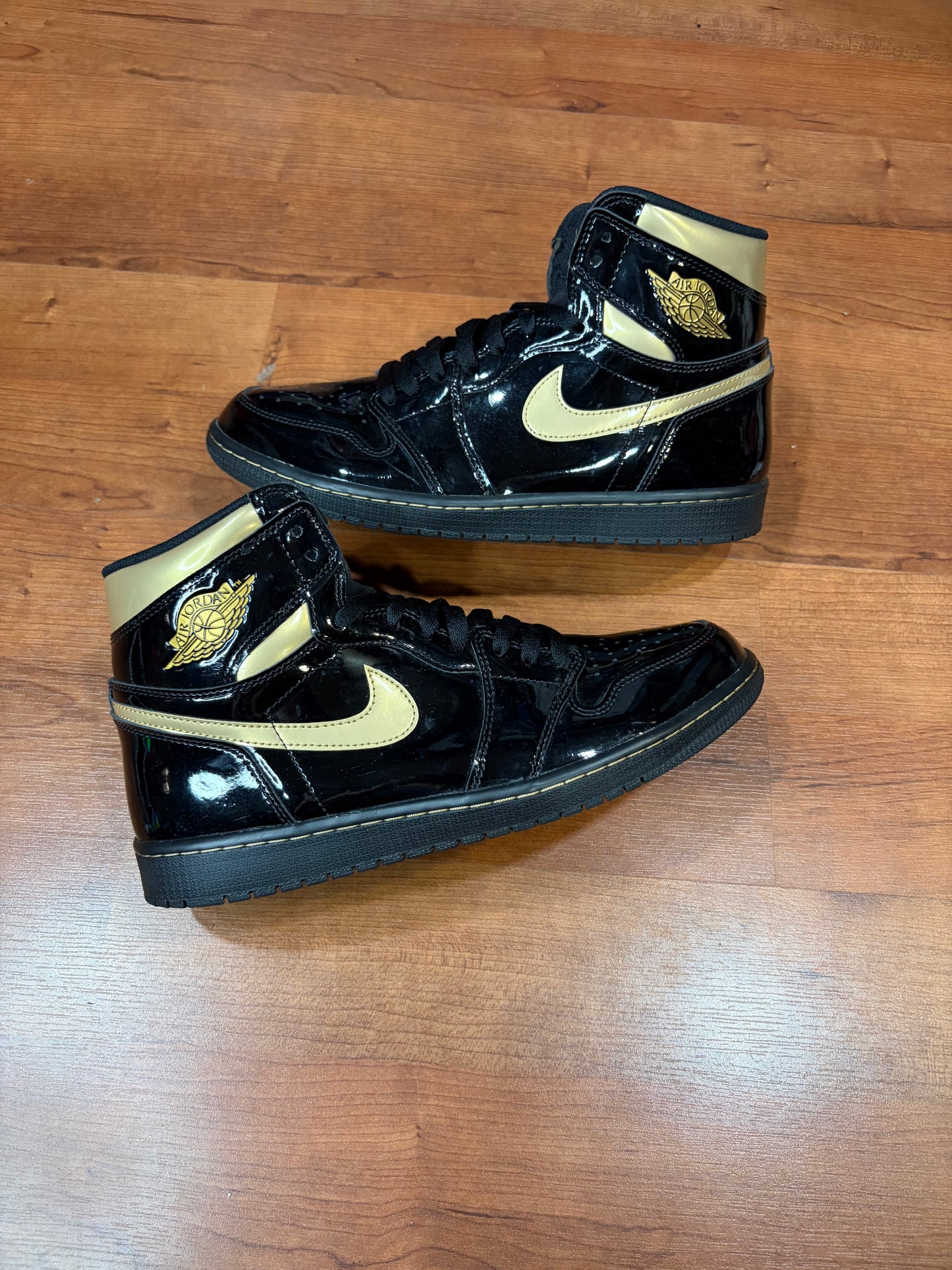 Jordan Retro 1 Patent Black Metallic Gold (Size 11 Mens)