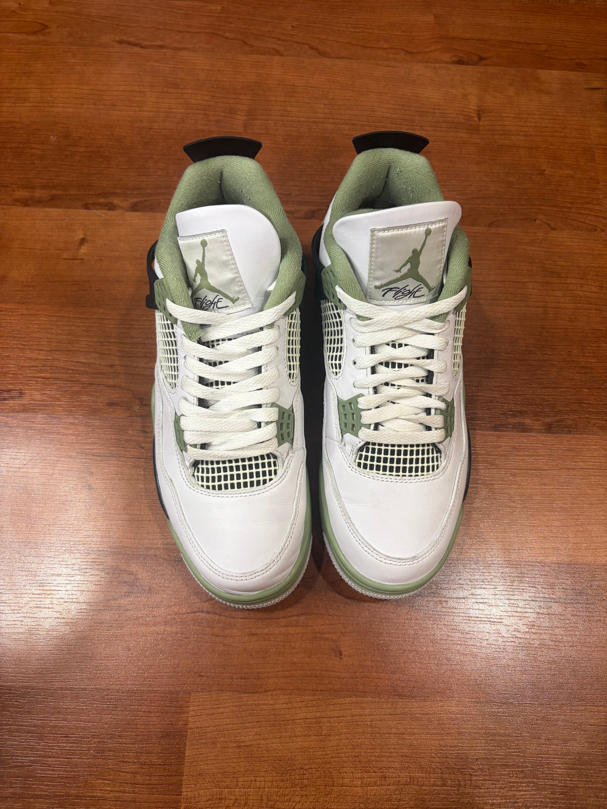 AJ4 Retro Seafoam (Size 10.5W / 9M)