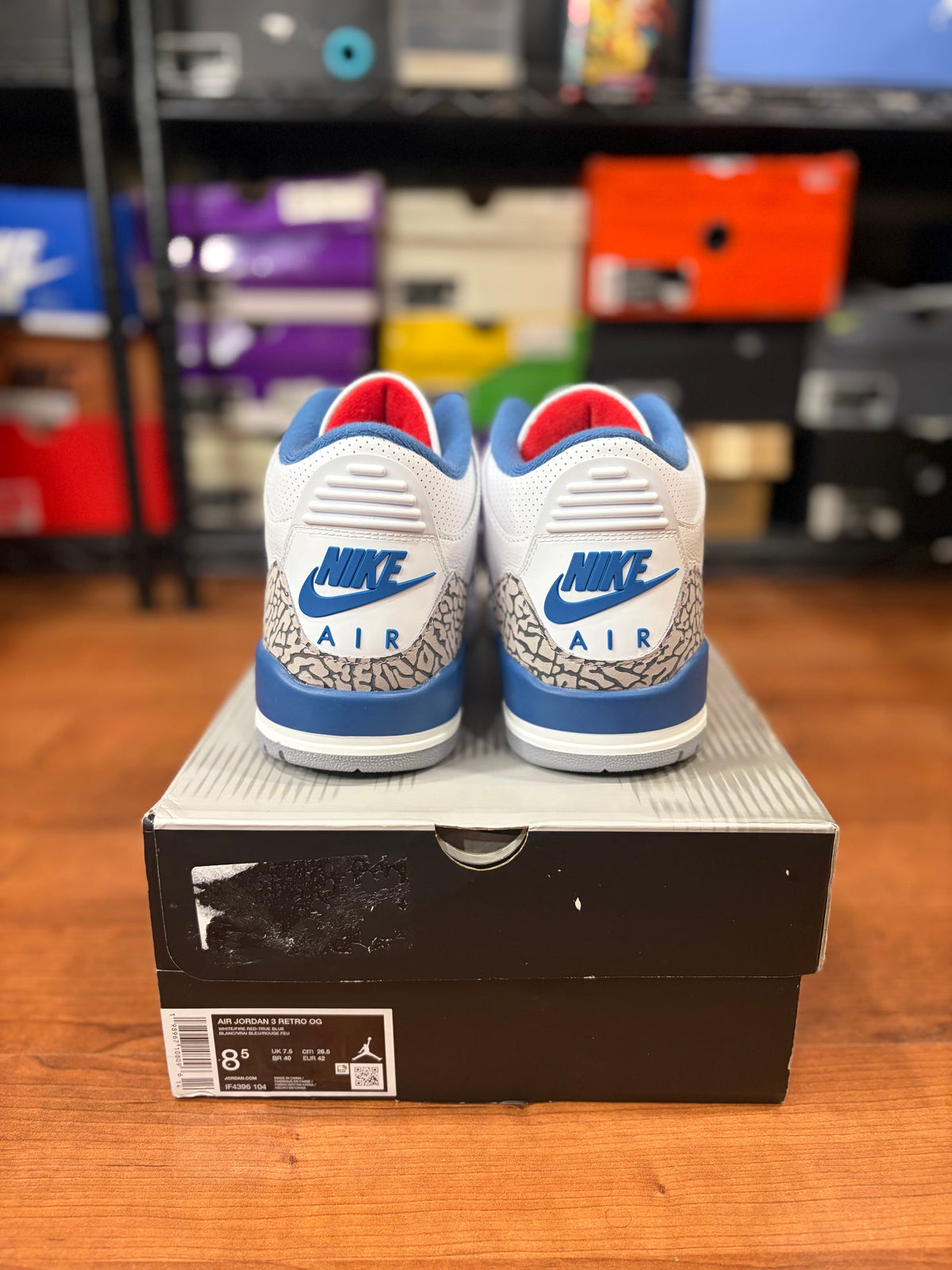 AJ3 Retro True Blue (DS - Size 8.5M)